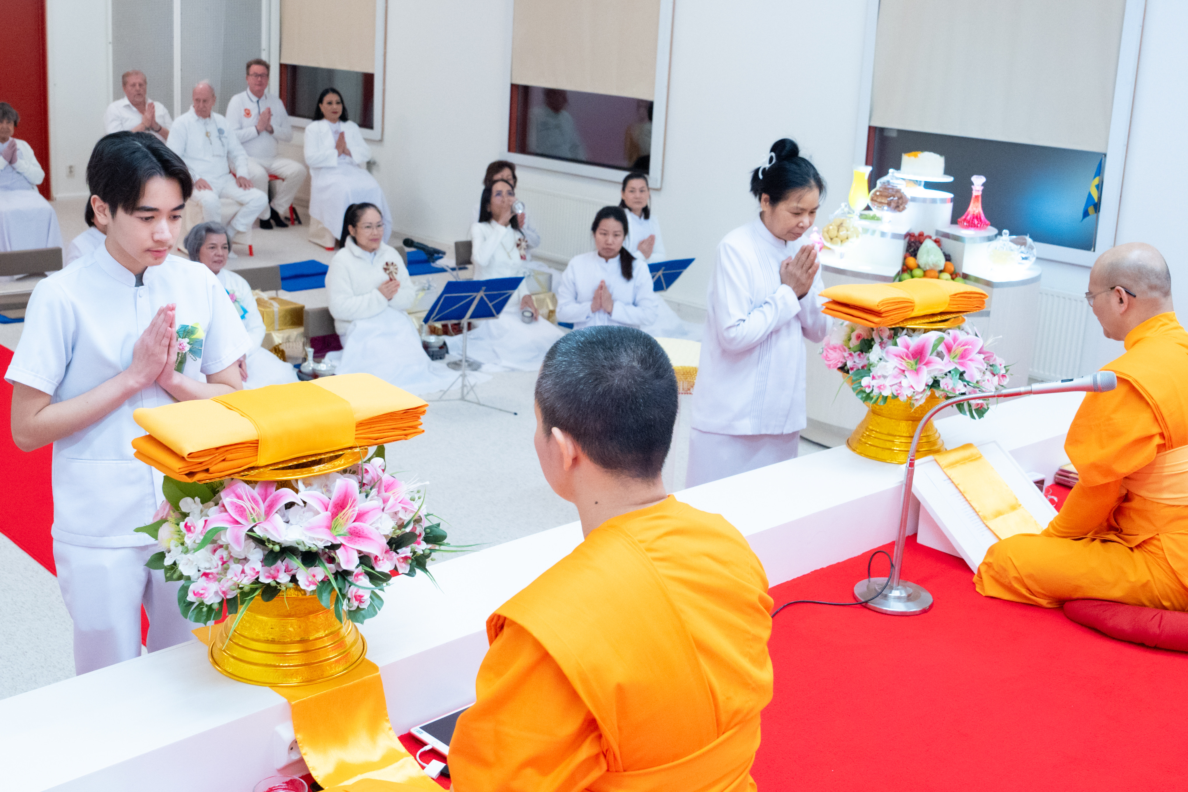 วัดพระธรรมกายสตอกโฮล์ม จัดงานบุญบูชาข้าวพระ