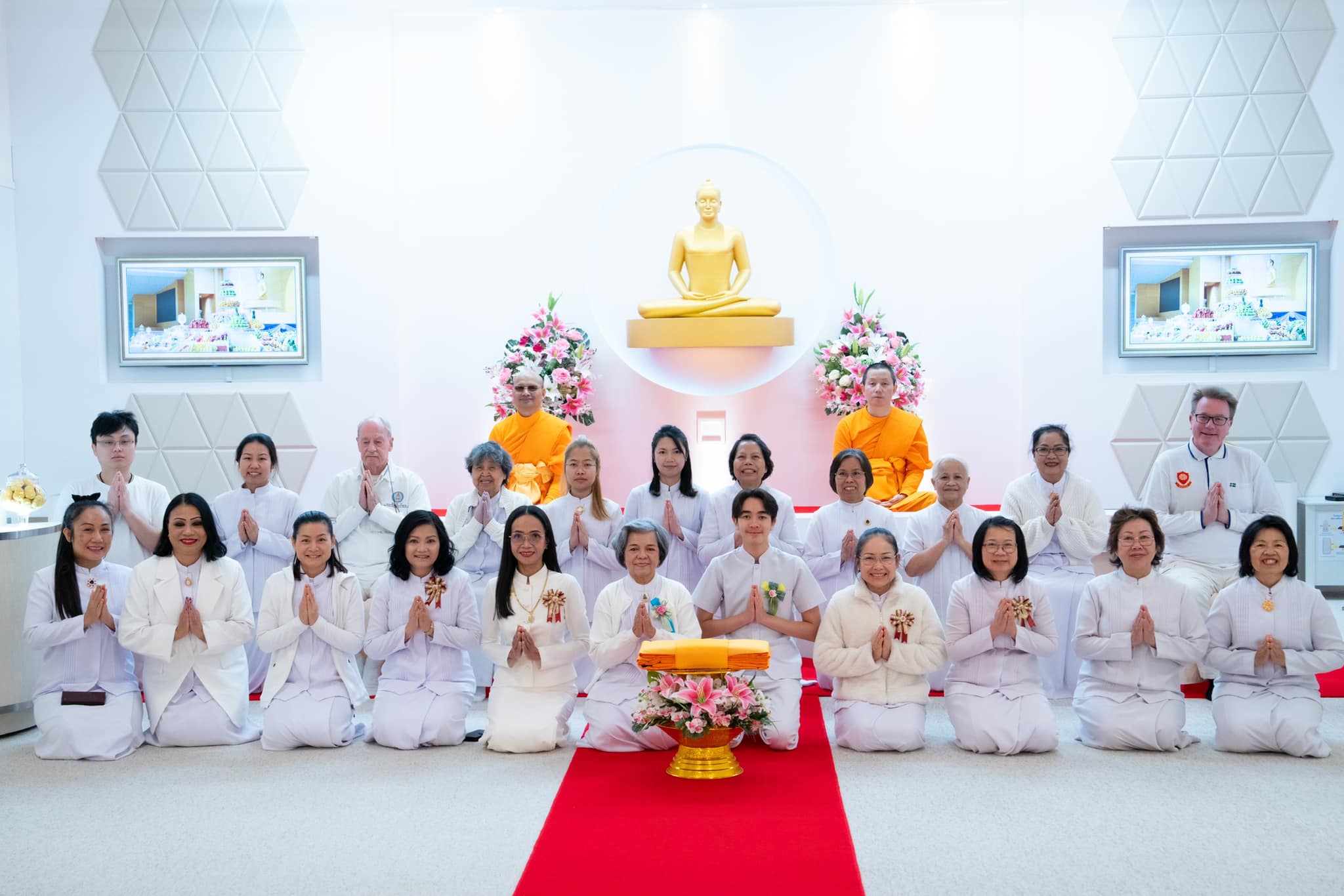 วัดพระธรรมกายสตอกโฮล์ม จัดงานบุญบูชาข้าวพระ