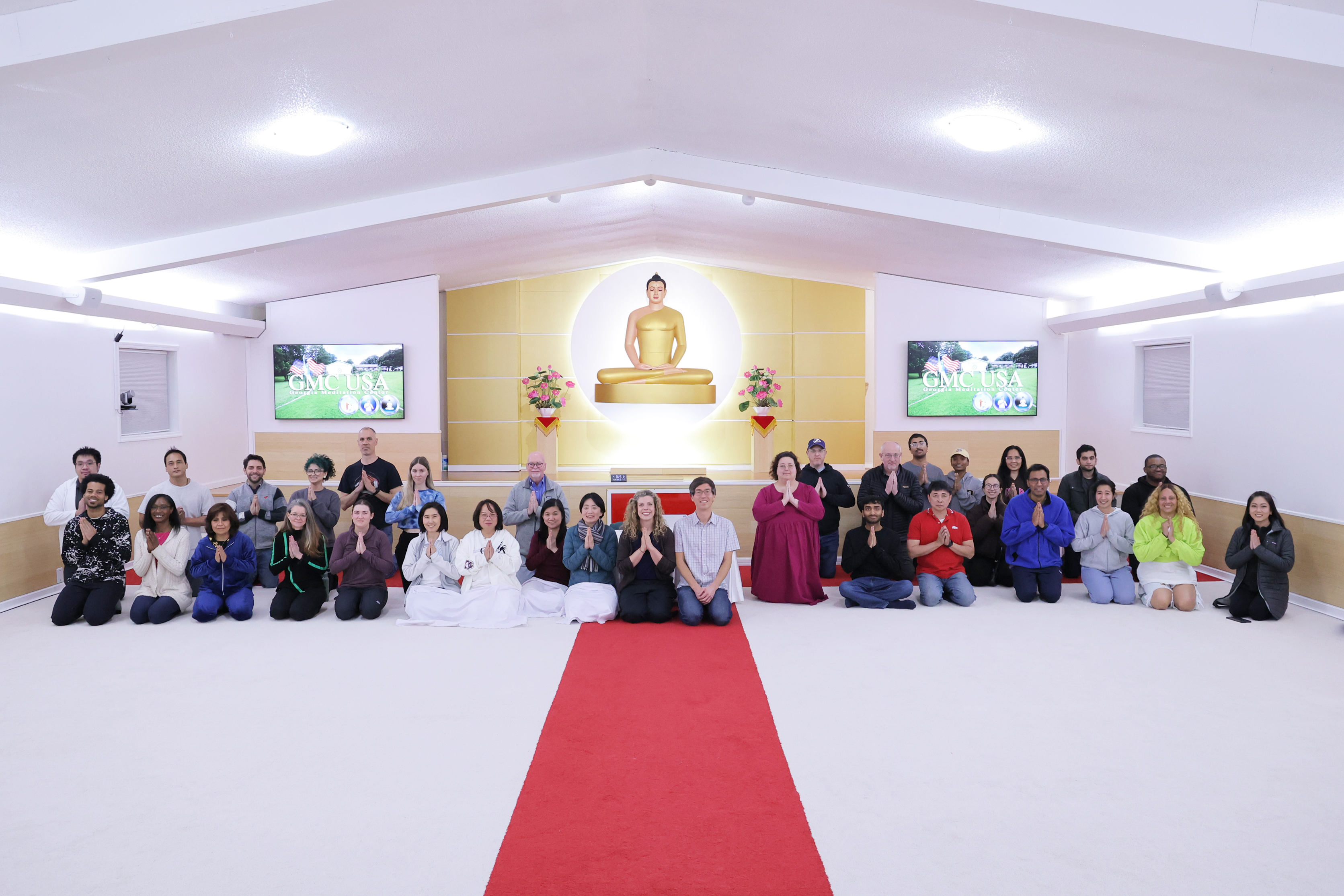 วัดพระธรรมกายจอร์เจีย จัดกิจกรรมนั่งสมาธิสำหรับชาวท้องถิ่น