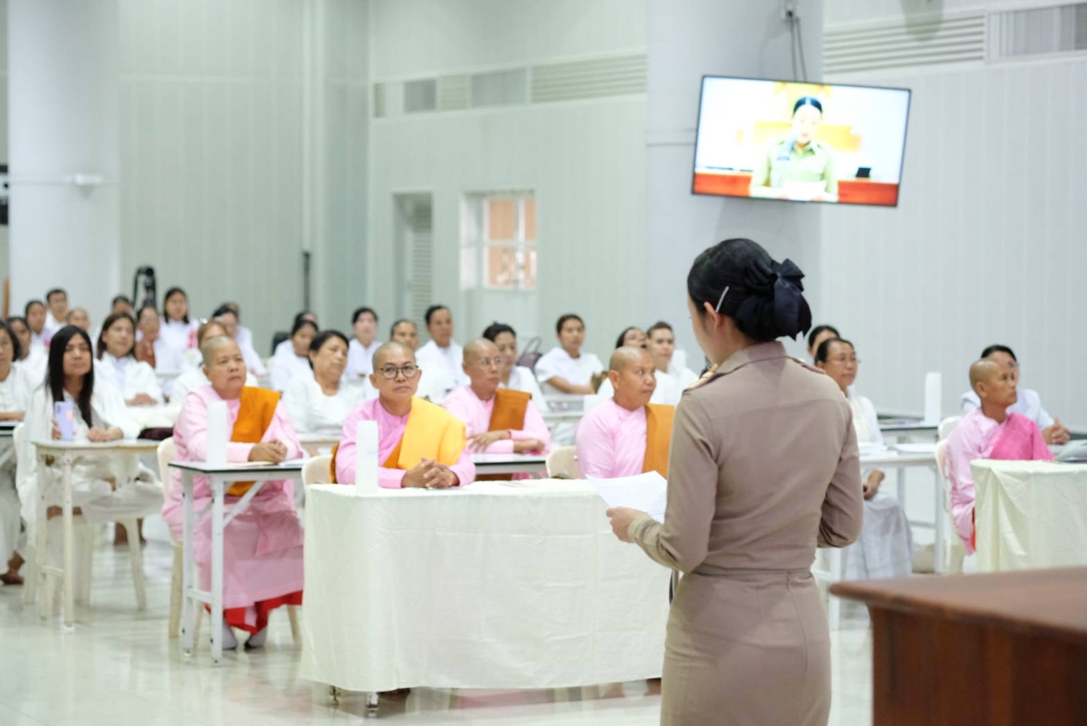หลวงพ่อทัตตชีโว เป็นองค์ประธานในการบรรยายธรรม โครงการอบรมความดีสากล