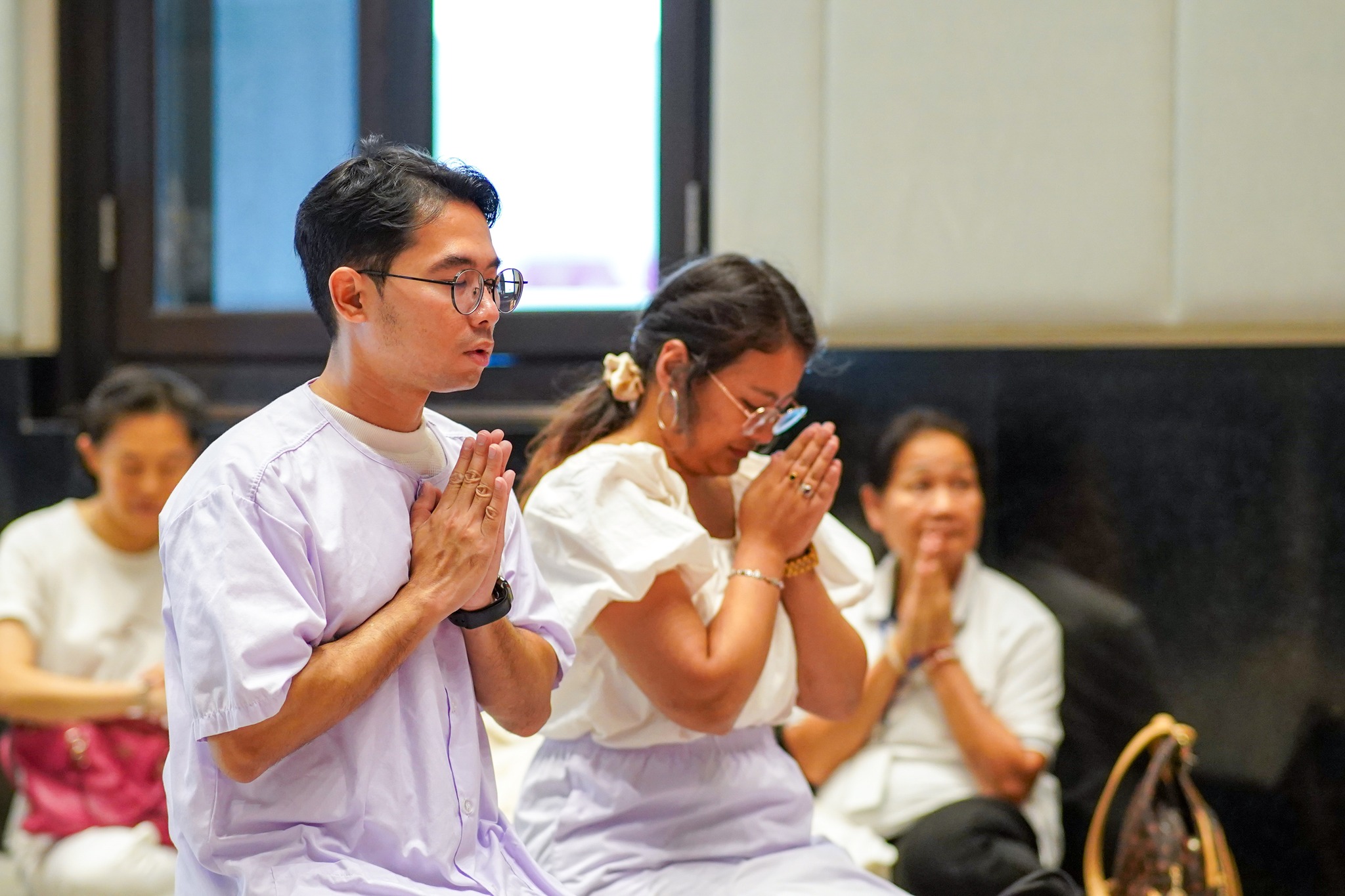 ชาวเนปาลและเมียนมา มาเยี่ยมชมวัดพระธรรมกาย