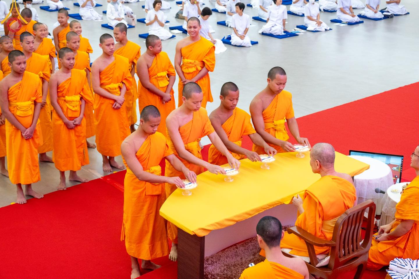 สำนักศาสนศึกษา วัดพระธรรมกาย จัดพิธีมอบปากกายกชั้นแก่นักศึกษาบาลี