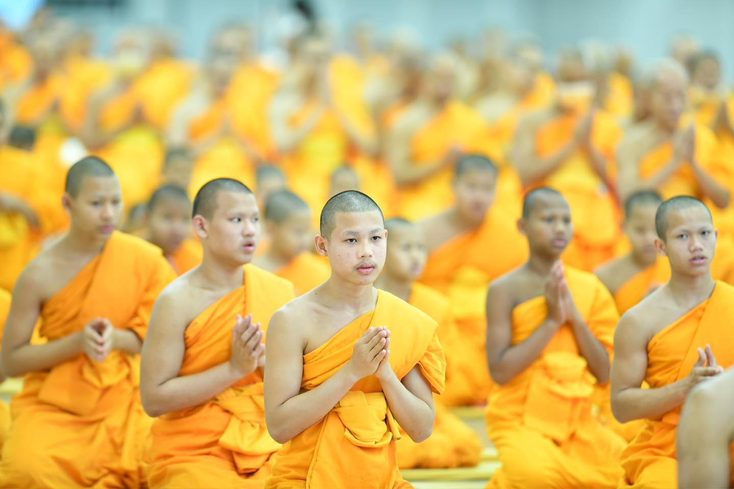 สำนักศาสนศึกษา วัดพระธรรมกาย จัดพิธีมอบปากกายกชั้นแก่นักศึกษาบาลี