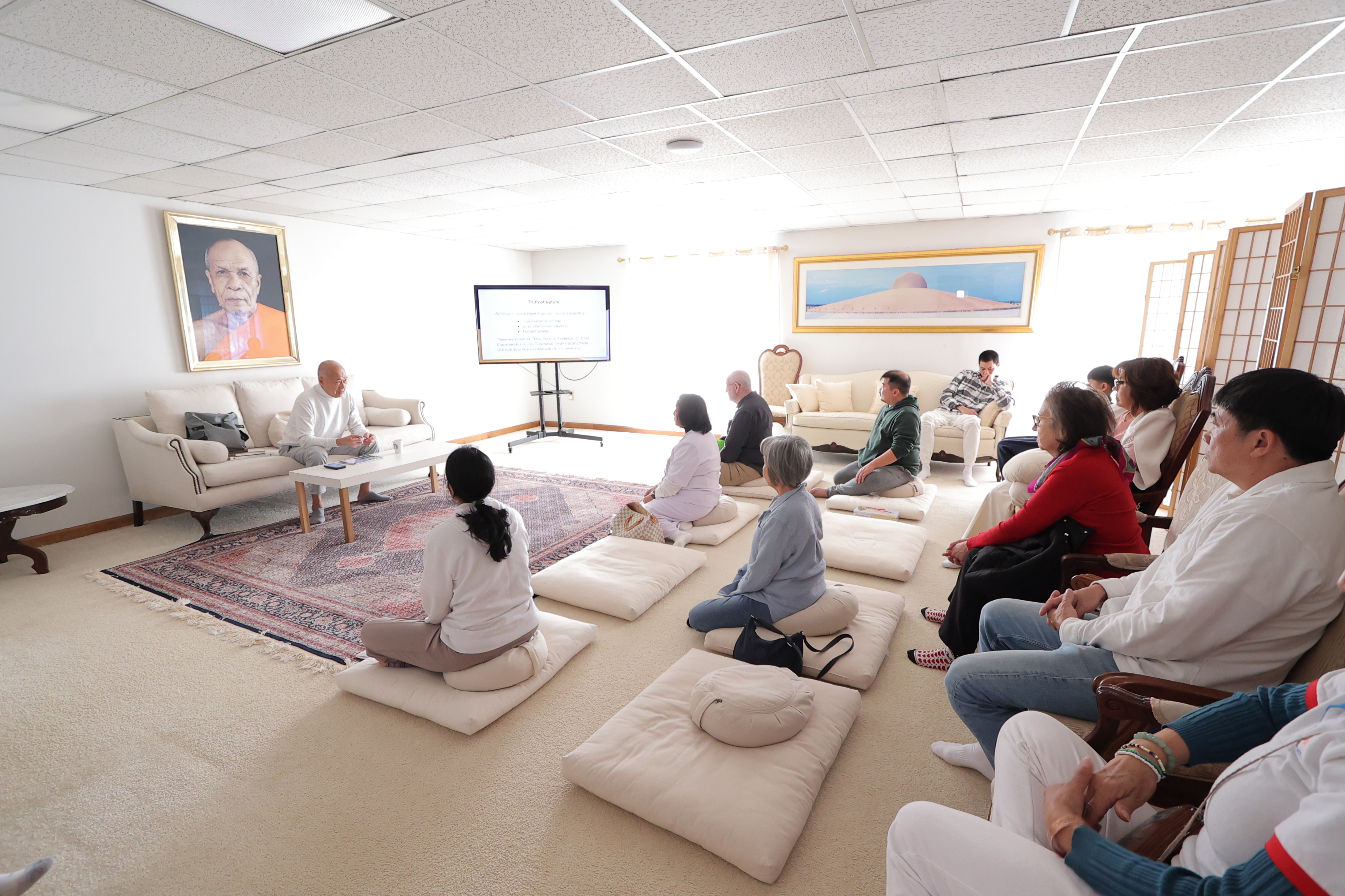 วัดพระธรรมกายจอร์เจีย จัดพิธีทอดผ้าป่าบูชาธรรมมหาปูชนียาจารย์