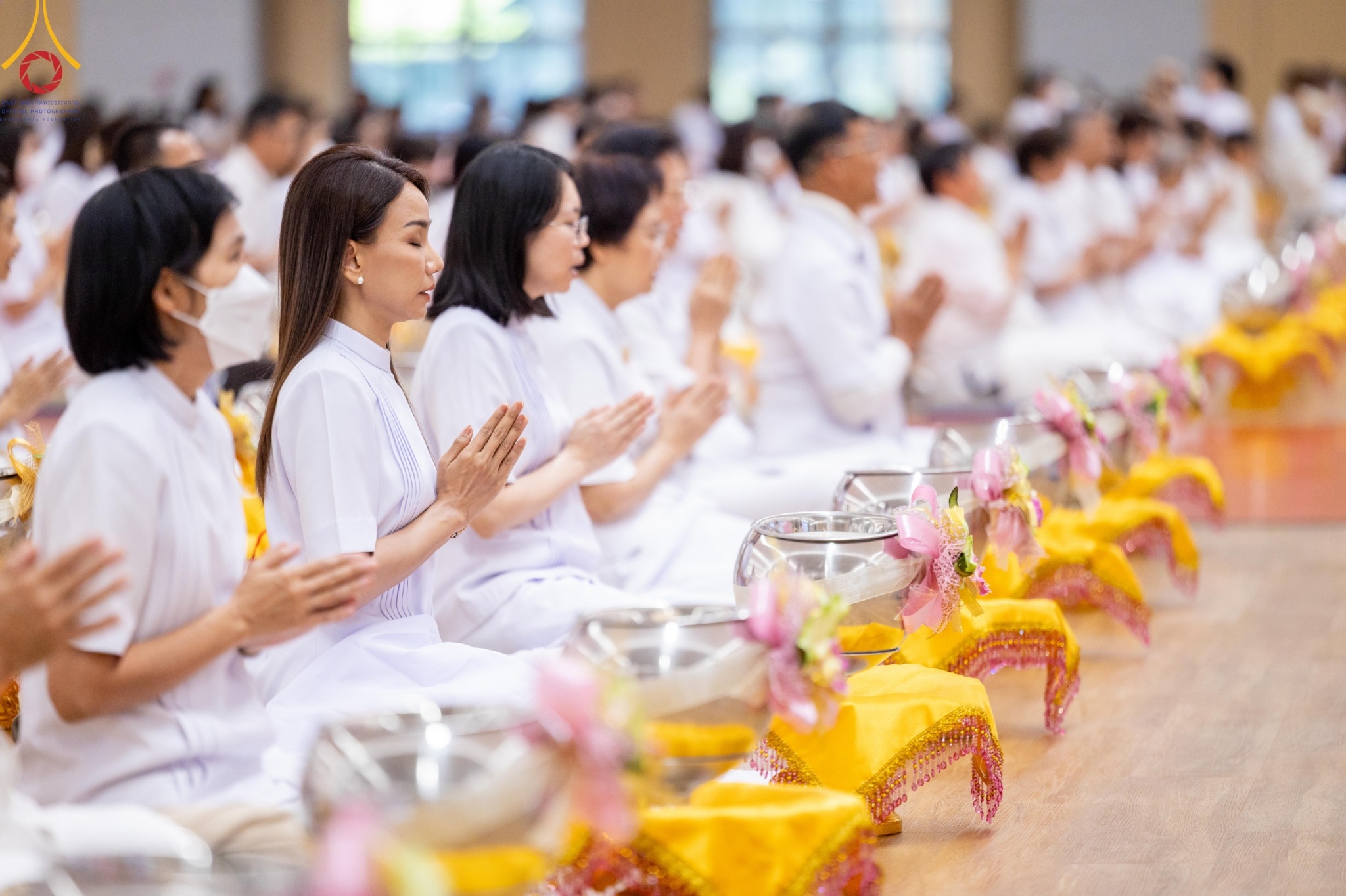 วัดพระธรรมกาย จัดพิธีถวายโคมมาฆประทีป