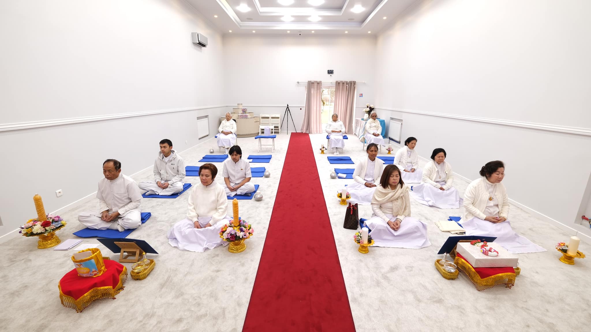 วัดพระธรรมกายบอร์คโด จัดปฏิบัติธรรมวันอาทิตย์