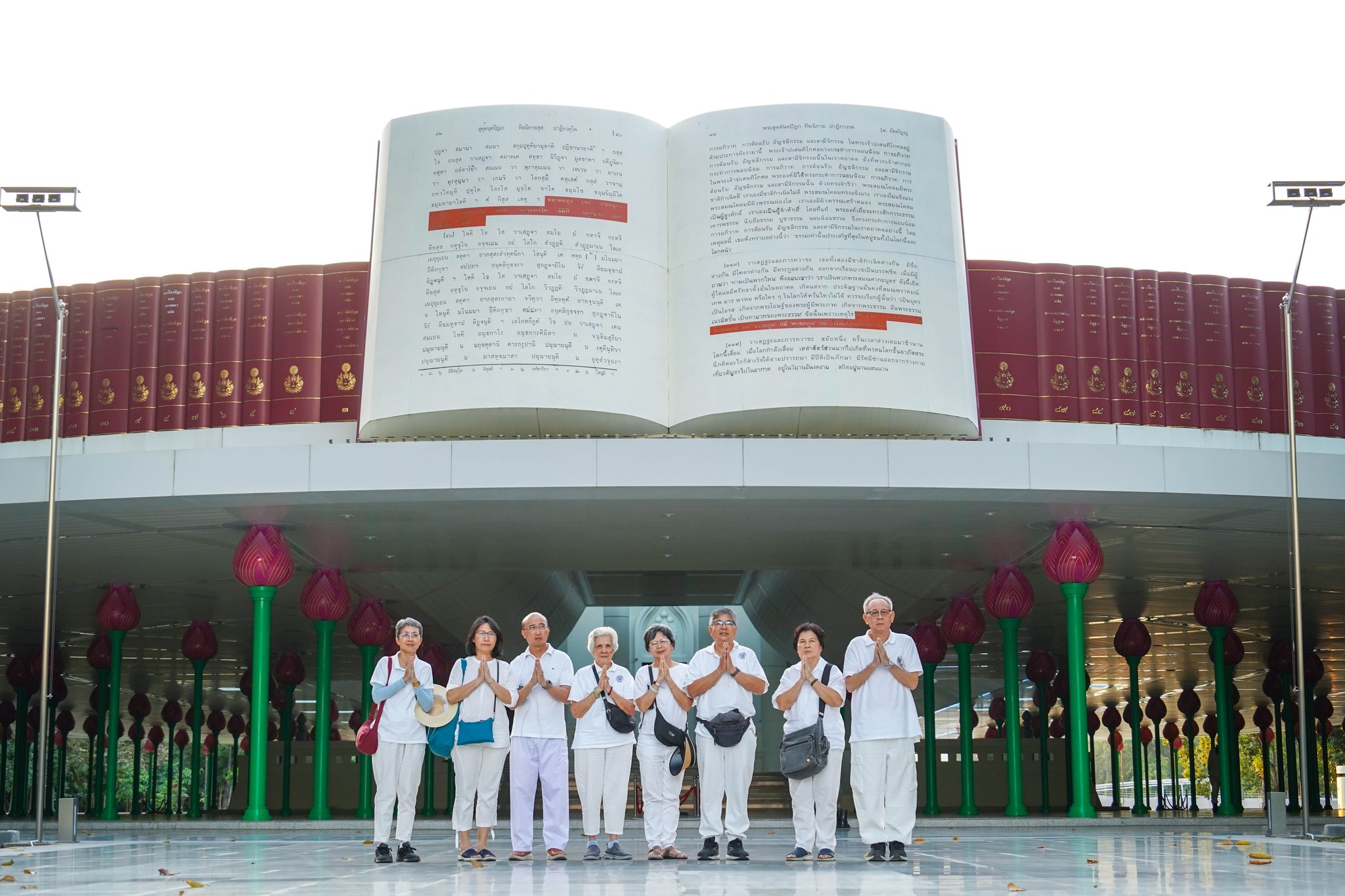 ชาวมาเลเซีย มาเยี่ยมชมวัดพระธรรมกาย