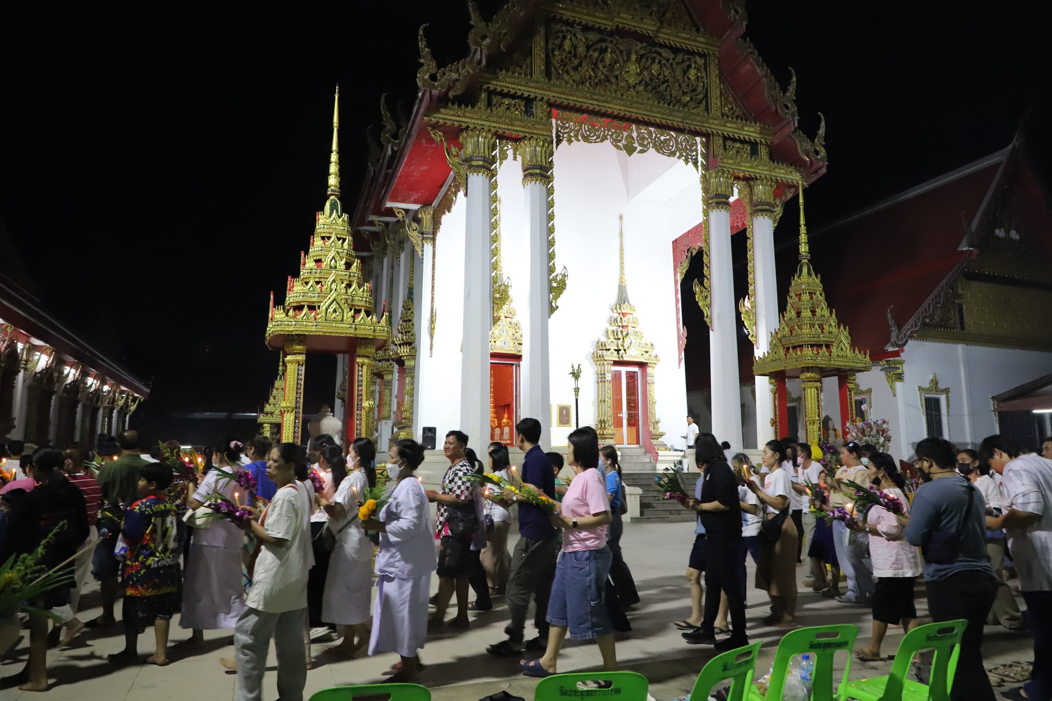 พุทธศาสนิกชนชาวปทุมธานี ร่วมงานวันมาฆบูชา ณ วัดประยูรธรรมาราม
