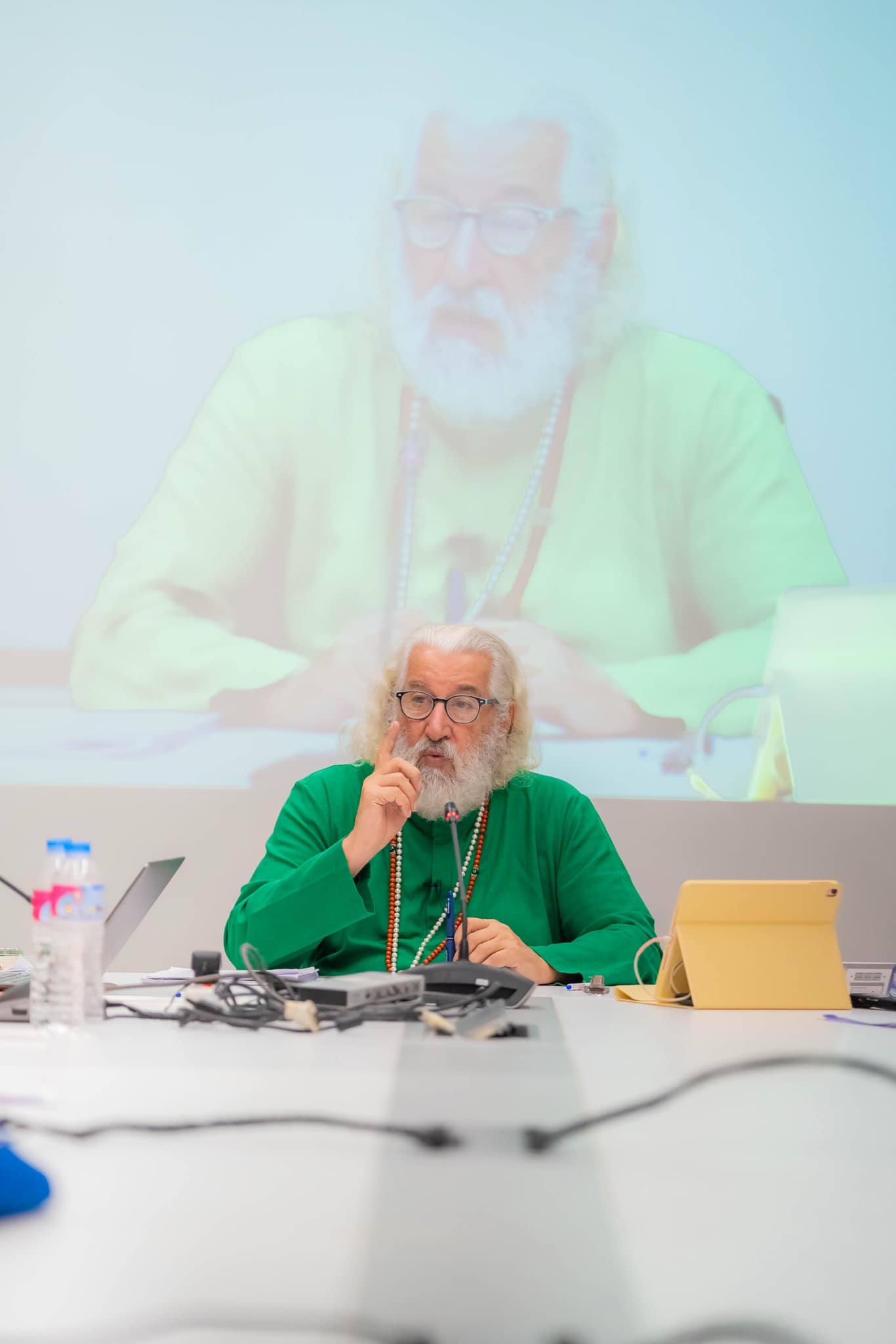 ด็อกเตอร์อัลเฟรโด สเฟียร์ ยูนิส ได้บรรยายให้บุคลากรทางด้านการเผยแผ่ ของวัดพระธรรมกาย