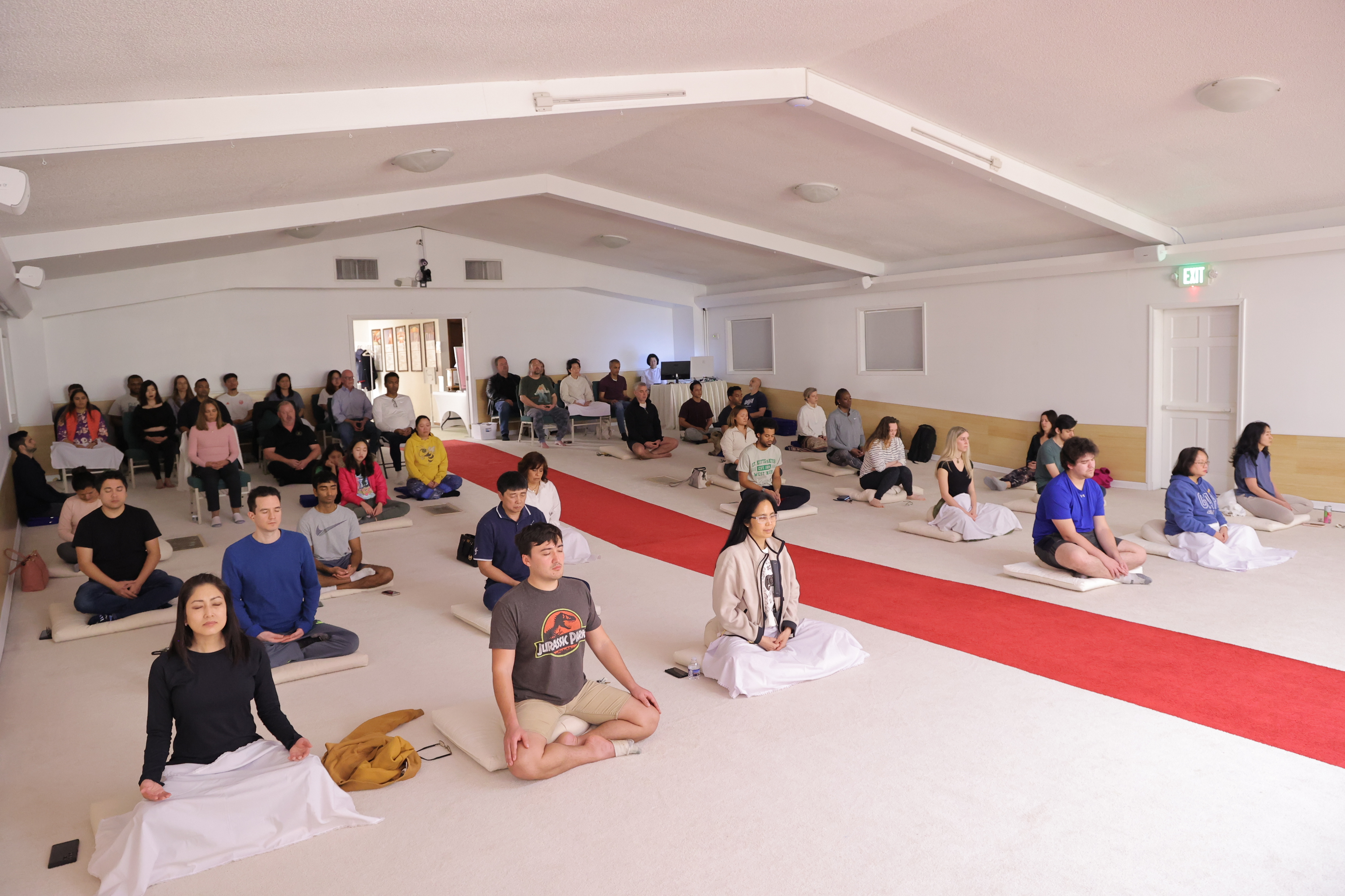 วัดพระธรรมกายจอร์เจีย จัดกิจกรรมนั่งสมาธิสำหรับชาวท้องถิ่น