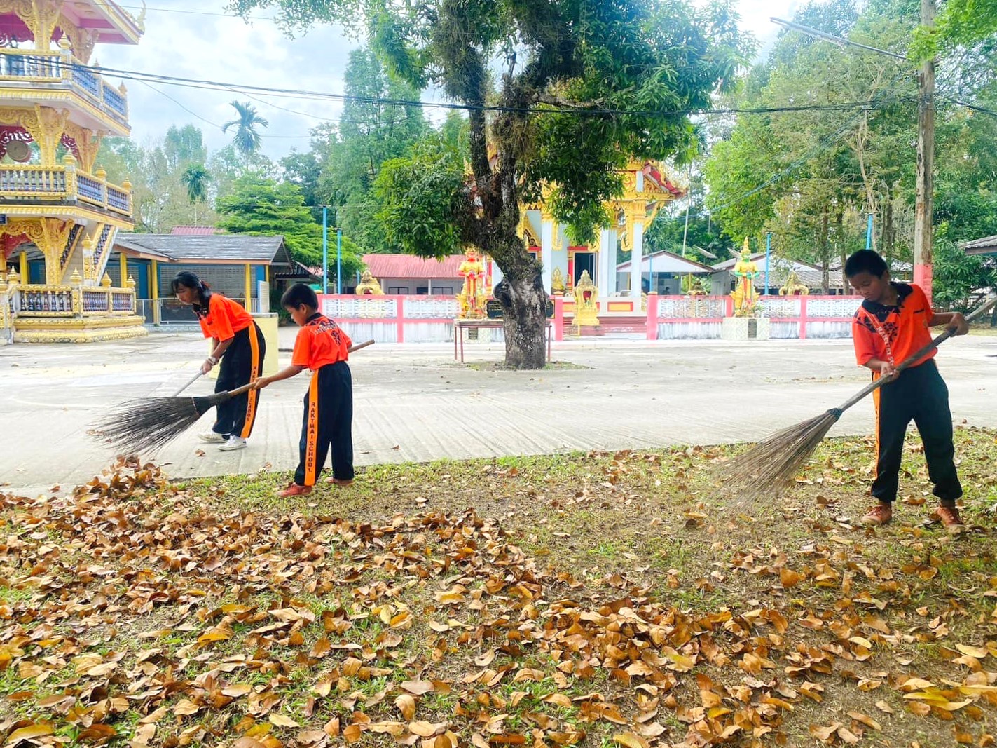 ชมรมพุทธรักษาจังหวัดนราธิวาส จัดกิจกรรมเครือข่ายเยาวชนรักษ์บวร