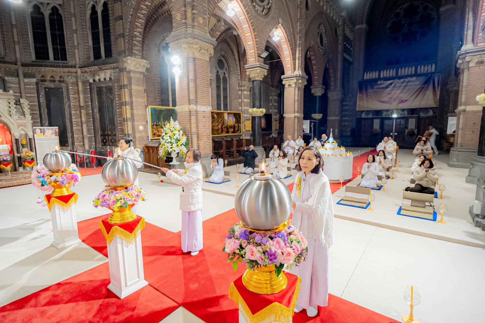 วัดพระธรรมกายเนเธอร์แลนด์ จัดงานบุญวันมาฆบูชา
