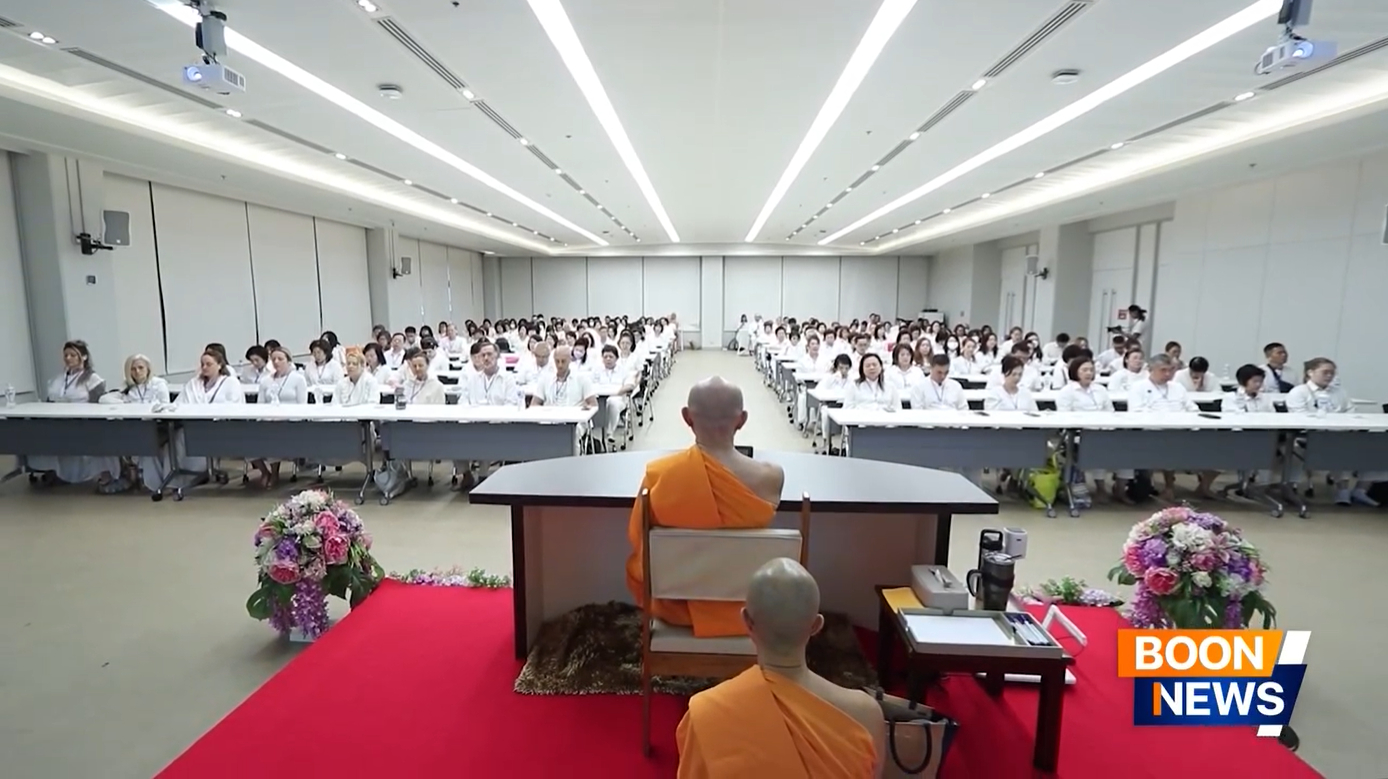 หลวงพ่อทัตตชีโว บรรยายธรรมและสอนการนั่งสมาธิแก่ชาวต่างชาติ ประเทศอินโดนีเซีย