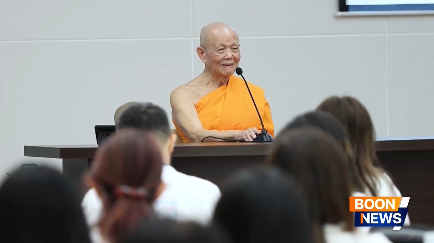 หลวงพ่อทัตตชีโว บรรยายธรรมและสอนการนั่งสมาธิแก่ชาวต่างชาติ ประเทศอินโดนีเซีย