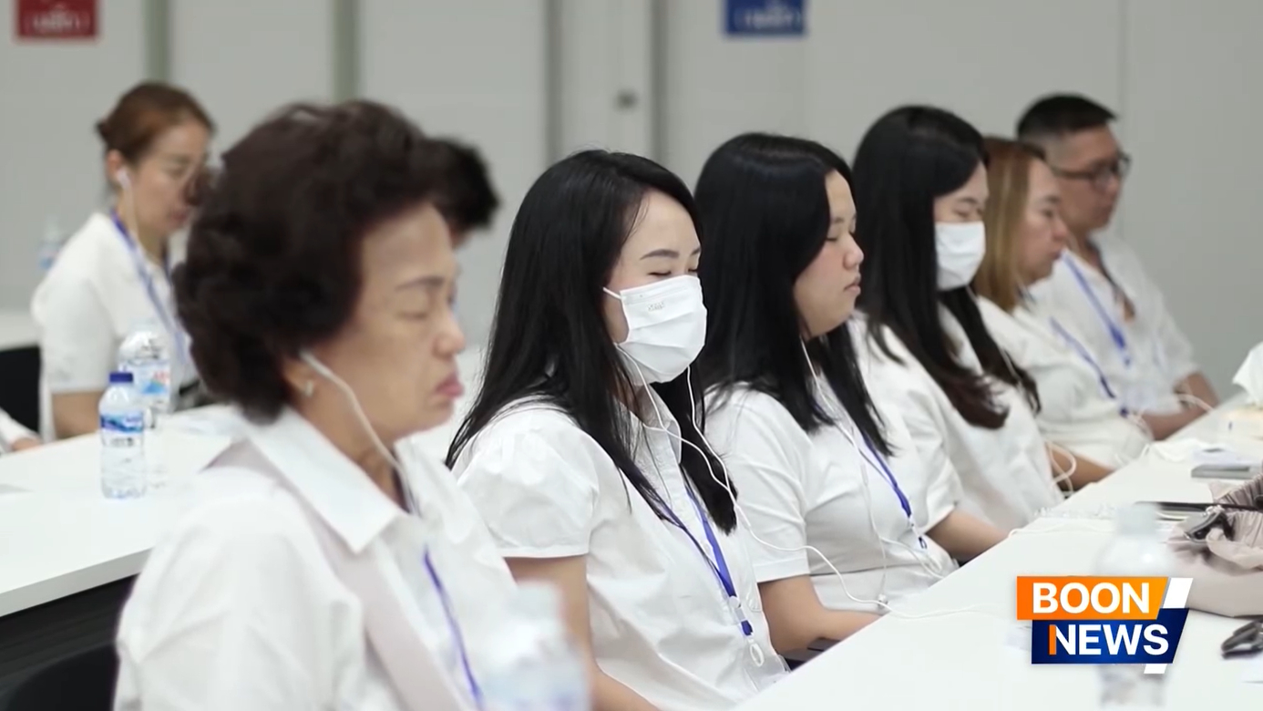 หลวงพ่อทัตตชีโว บรรยายธรรมและสอนการนั่งสมาธิแก่ชาวต่างชาติ ประเทศอินโดนีเซีย