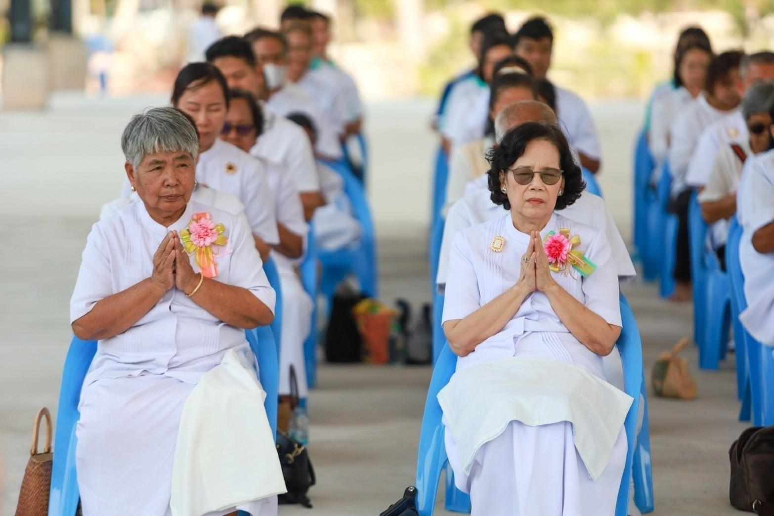 ศูนย์ปฏิบัติธรรมแก้วตะวันออก จัดพิธีทอดผ้าป่า สร้างอาคารปฏิบัติธรรม 80 ปีธรรมชัย
