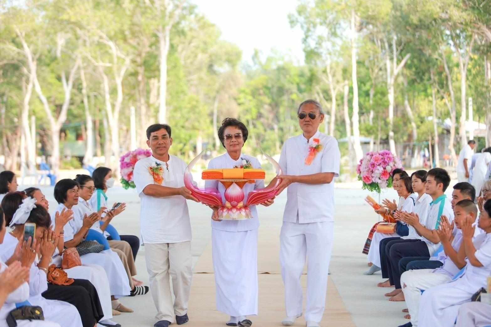ศูนย์ปฏิบัติธรรมแก้วตะวันออก จัดพิธีทอดผ้าป่า สร้างอาคารปฏิบัติธรรม 80 ปีธรรมชัย