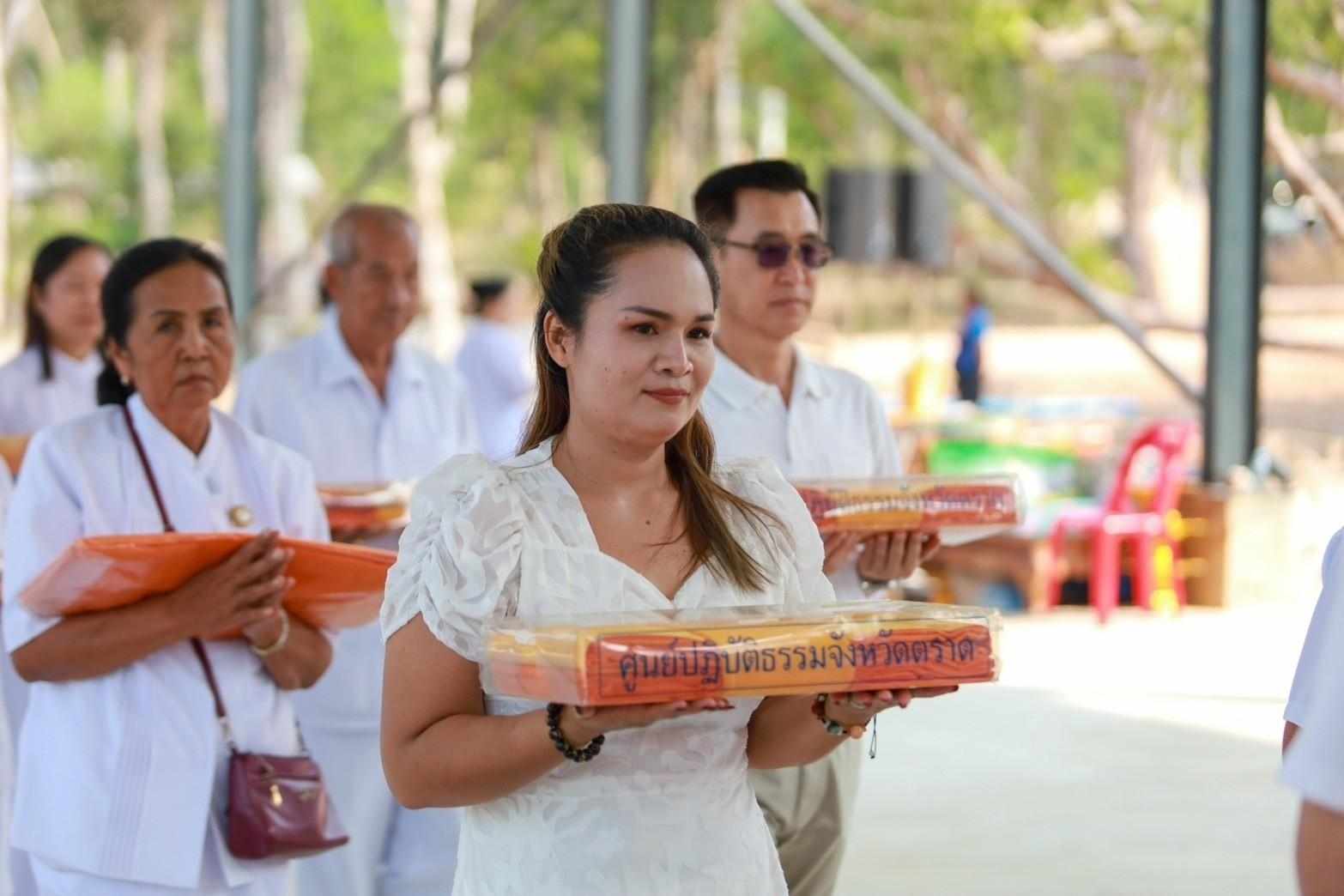 ศูนย์ปฏิบัติธรรมแก้วตะวันออก จัดพิธีทอดผ้าป่า สร้างอาคารปฏิบัติธรรม 80 ปีธรรมชัย