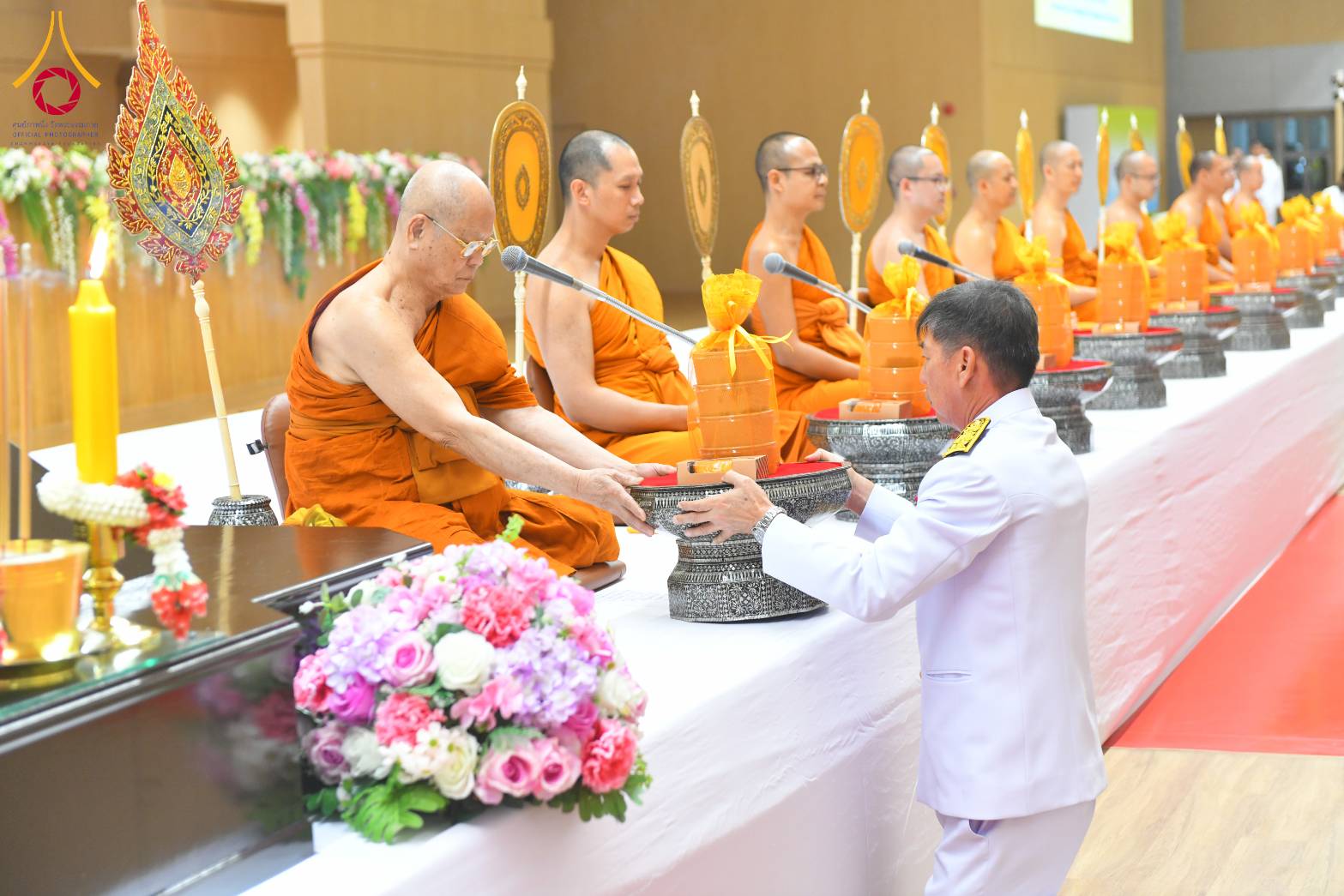 ภัตตาหารพระราชทาน แด่พระภิกษุ สามเณร ในการสอบบาลีสนามหลวง ณ วัดพระธรรมกาย