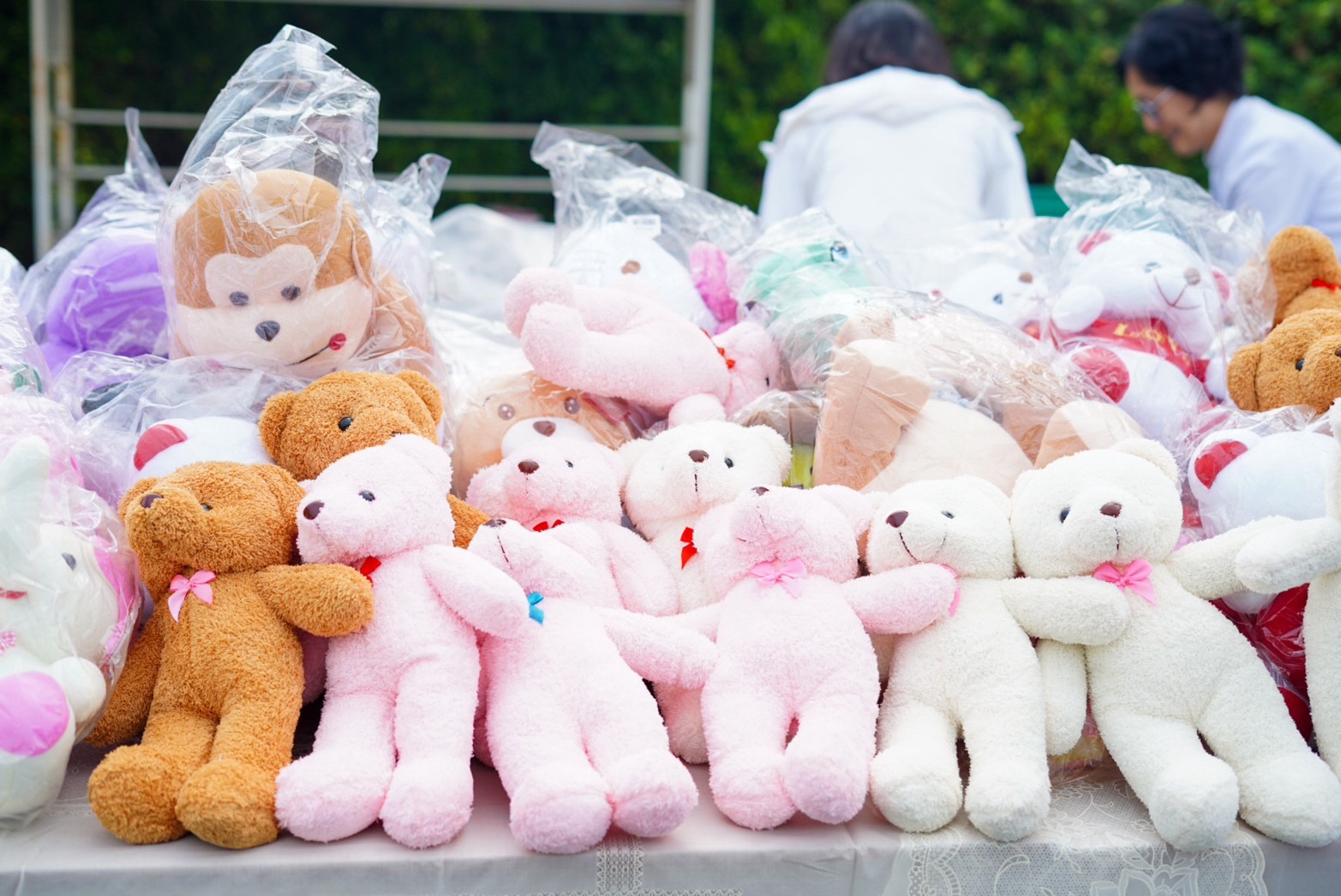 วัดพระธรรมกายให้การต้อนรับและสนับสนุนกิจกรรมการรณรงค์ความปลอดภัยทางถนน แก่นักเรียนโรงเรียนคลองสอง อ.คลองหลวง จ.ปทุมธานี