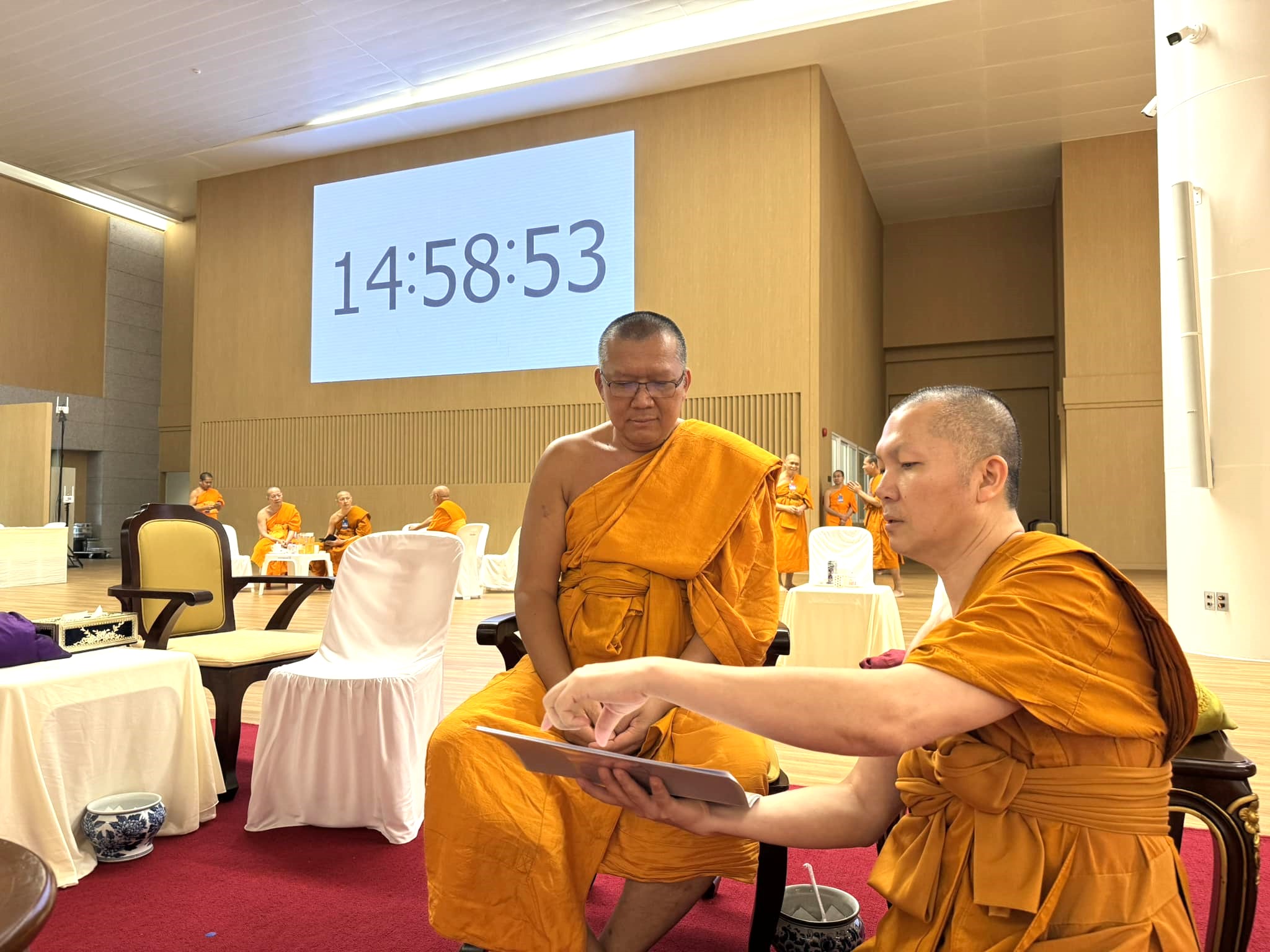 เลขาฯแม่กองบาลีสนามหลวง ตรวจเยี่ยมสนามสอบบาลีวัดพระธรรมกาย