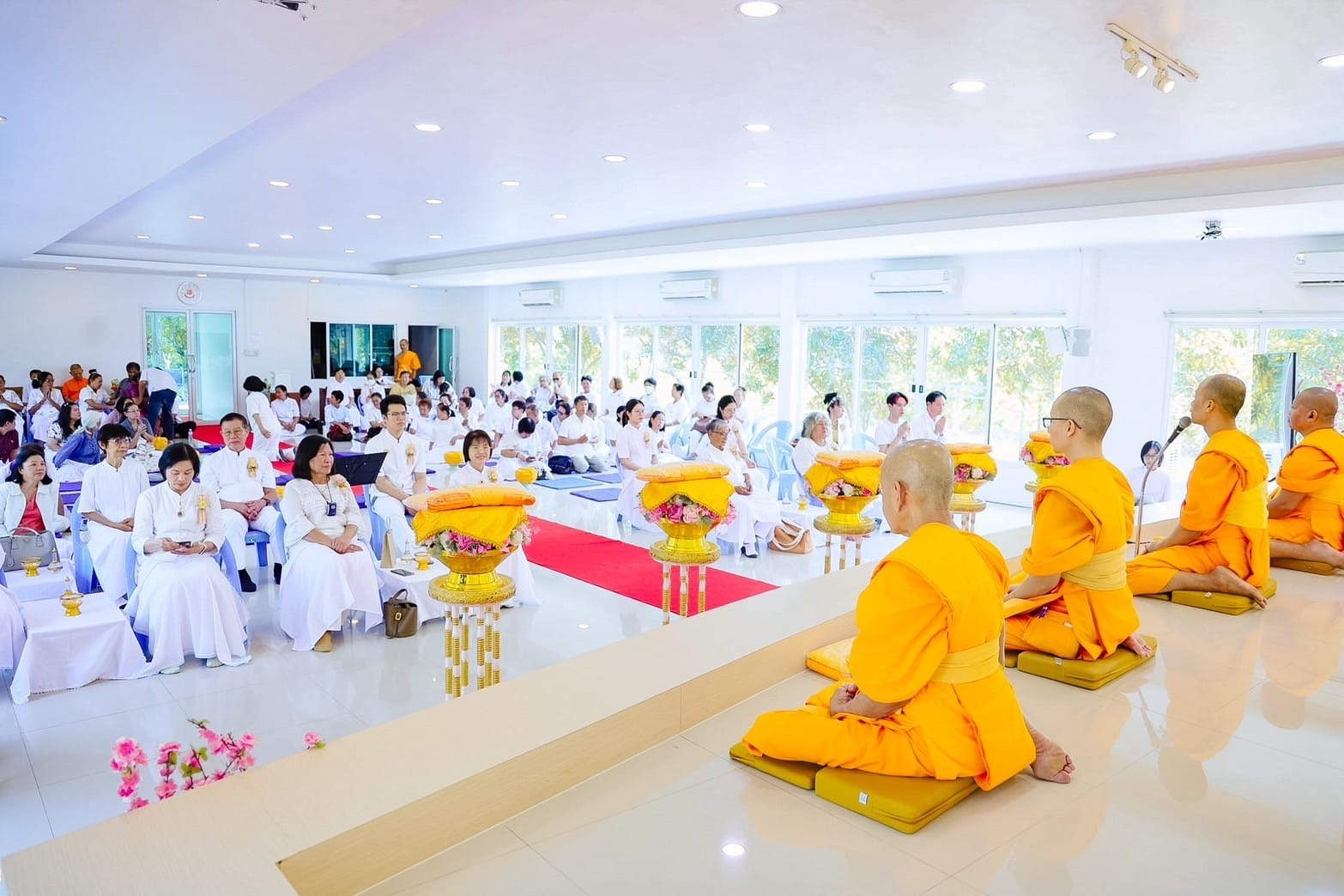 ศูนย์อบรมเยาวชนลาดหลุมแก้ว จัดโครงการอุปสมบทหมู่ ประจำเดือนกุมภาพันธ์