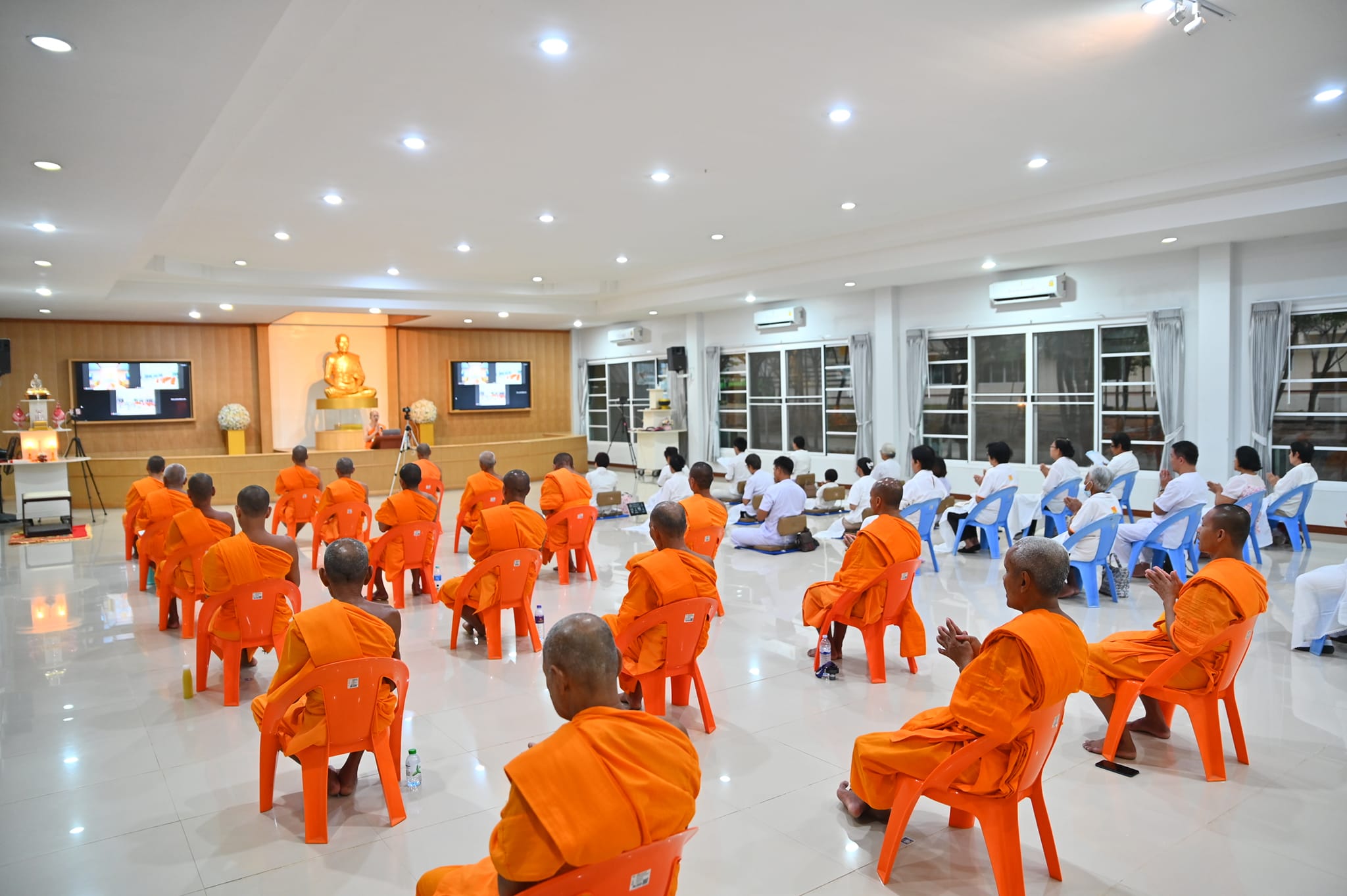 ศูนย์ปฏิบัติธรรมพนมสารคาม จัดปฏิบัติธรรมประจำสัปดาห์