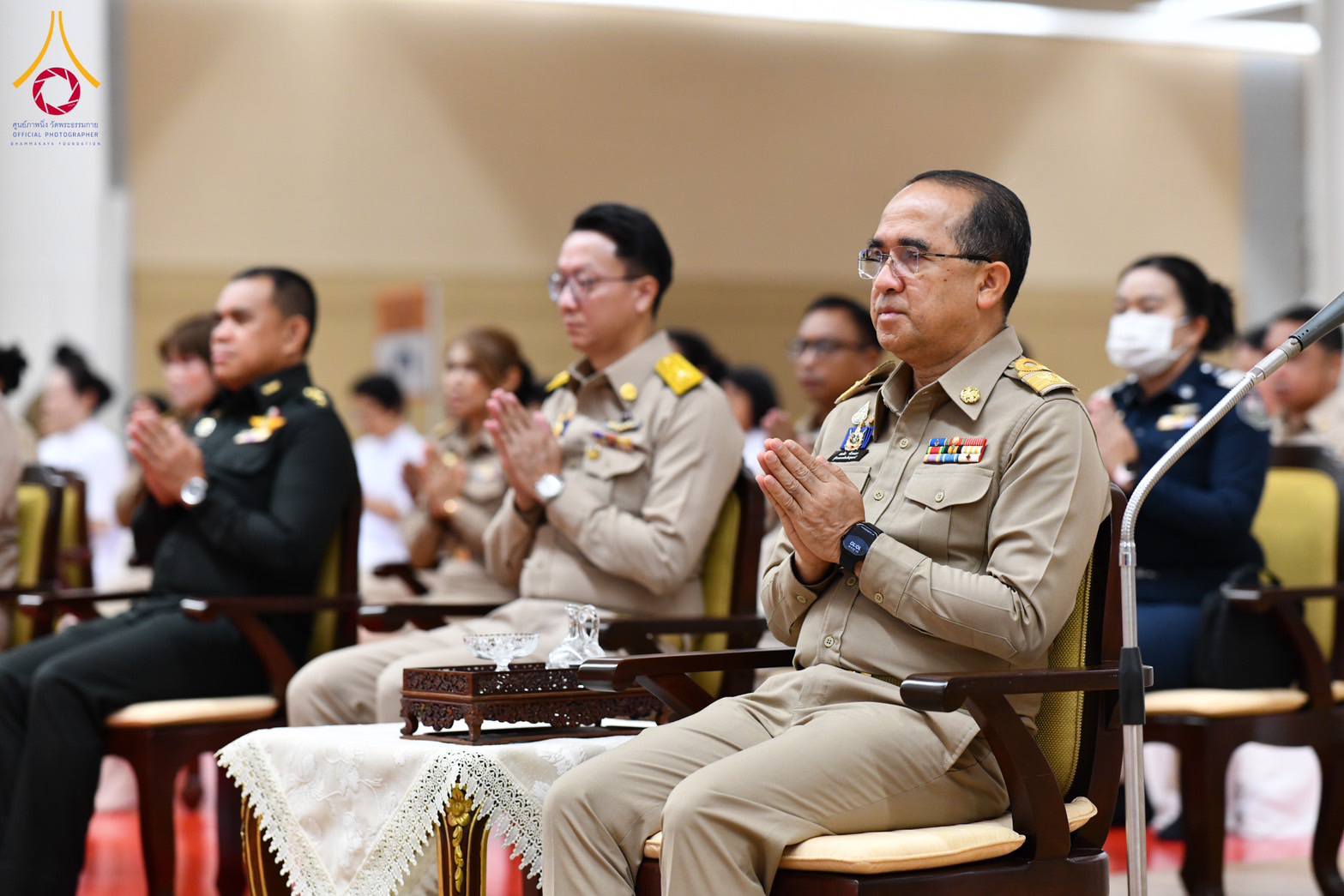 พระบาทสมเด็จพระเจ้าอยู่หัวทรงพระกรุณาโปรดเกล้าฯ พระราชทานภัตตาหารพระราชทาน แด่พระภิกษุ สามเณร ในการสอบบาลีสนามหลวง