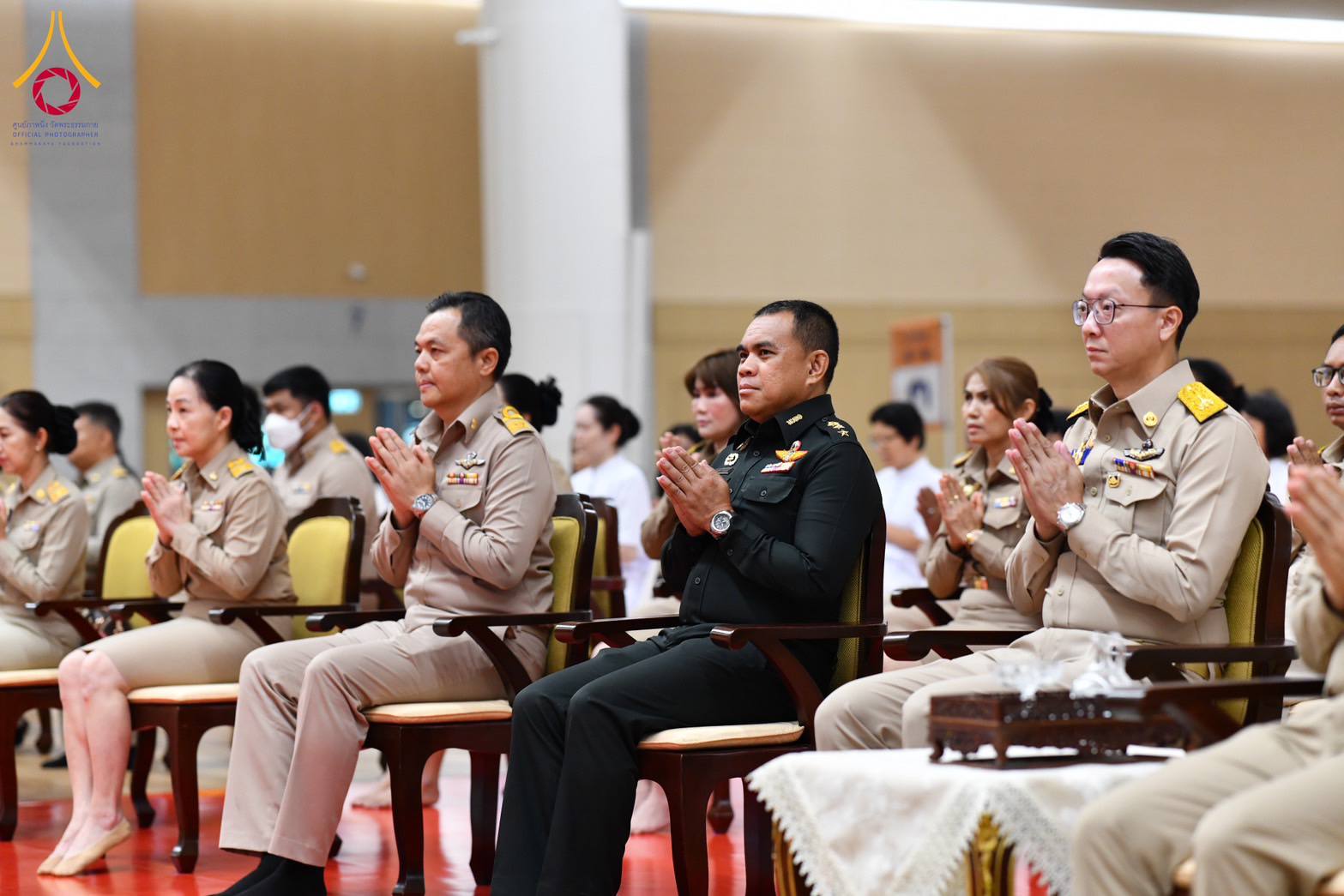 His Majesty the King offers lunch to all examinees of Pali test of Royal Dhamma Studies Office at Wat Phra Dhammakaya.