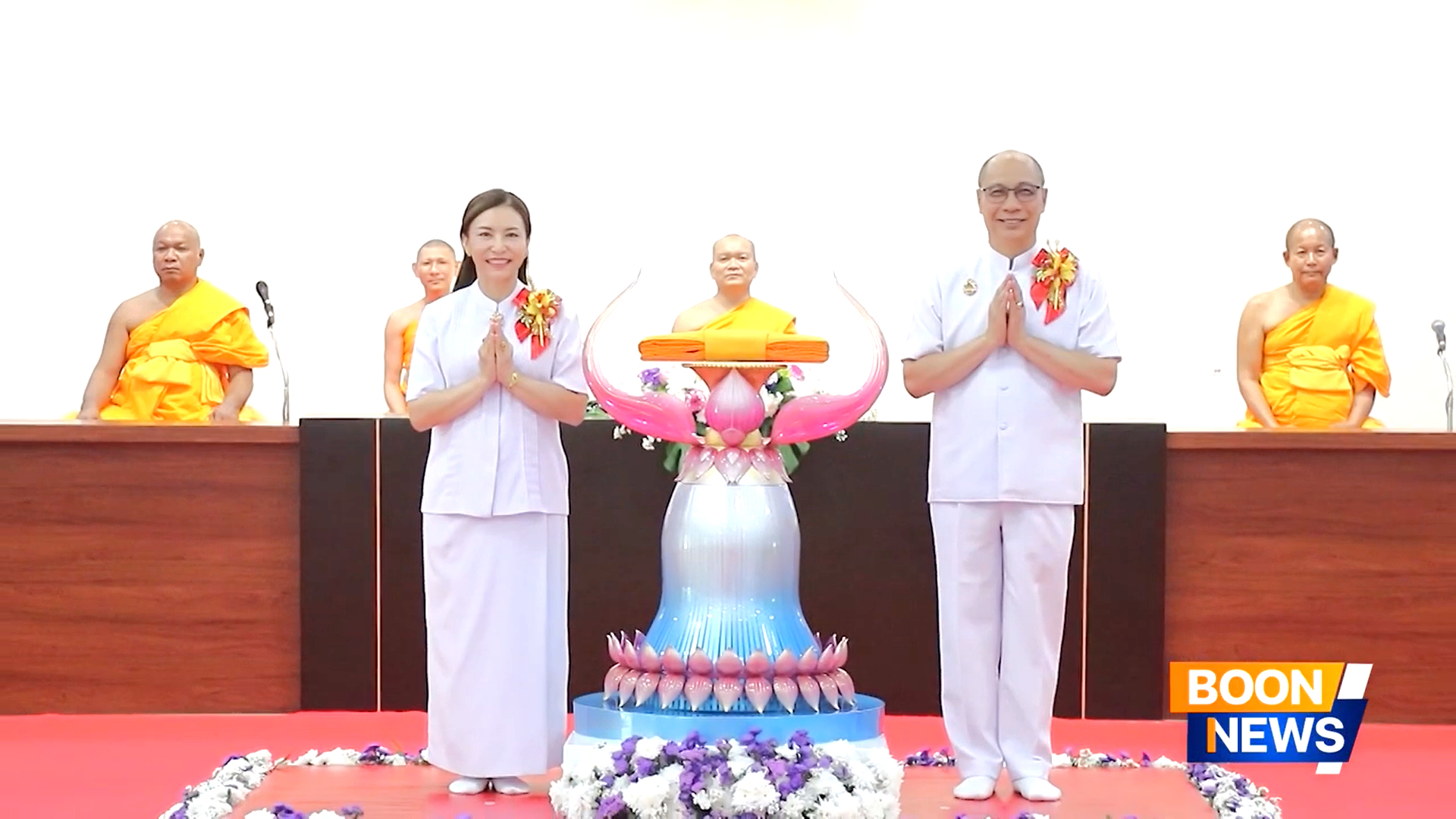 ศูนย์ปฏิบัติธรรมระยอง (บ้านช่องลม) จัดพิธีทอดผ้าป่าสร้างสุขพิมานและเทคอนกรีต