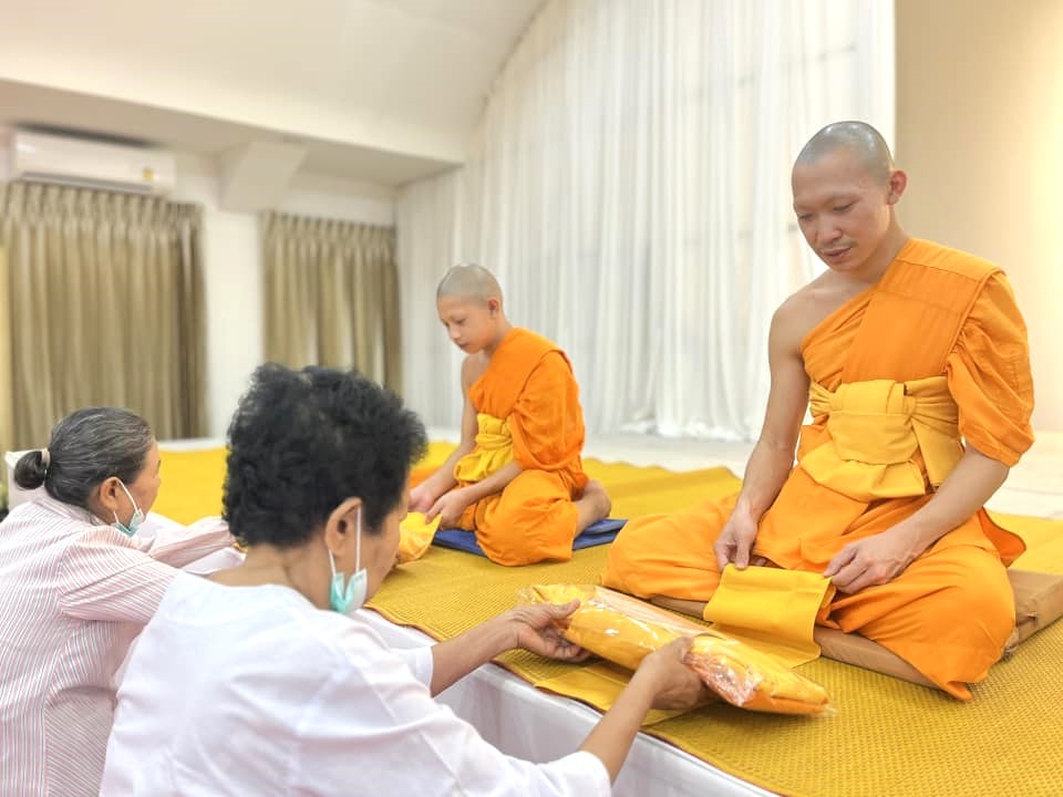 พิธีทอดผ้าป่าบำรุงศูนย์ ณ ธุดงคสถานพัฒนานิคม จังหวัดลพบุรี