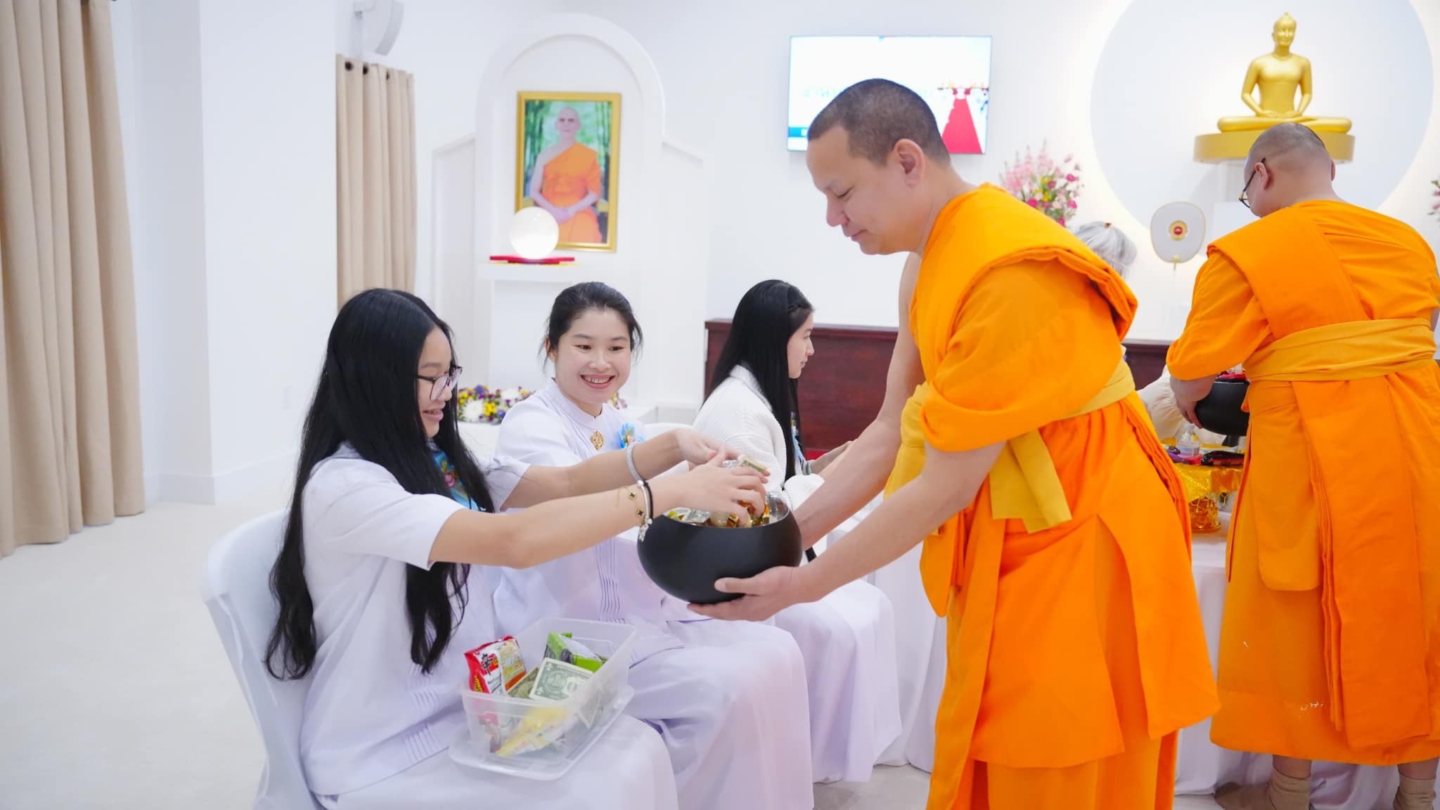 วัดพระธรรมกายเทนเนสซี จัดงานบุญวันอาทิตย์