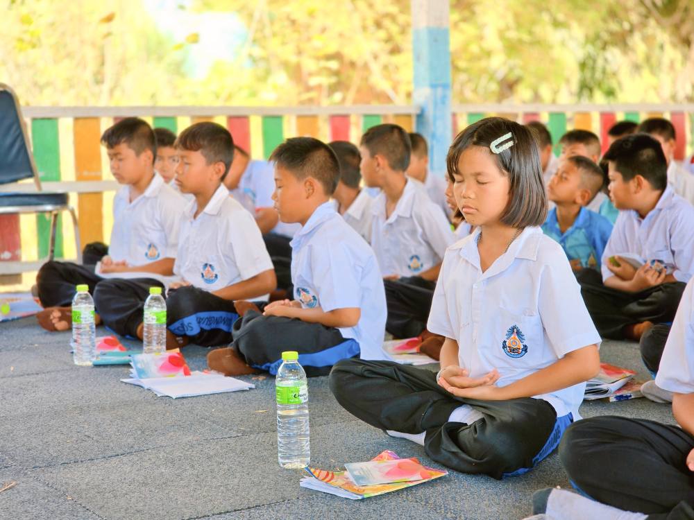 โรงเรียนบ้านหนองสรวง เข้าค่ายอบรมศีลธรรม