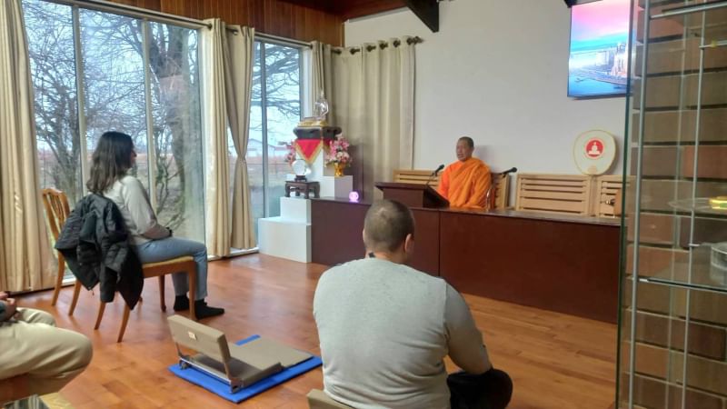 วัดพระธรรมกายแวนคูเวอร์ จัดกิจกรรมฝึกนั่งสมาธิแก่ชาวท้องถิ่น