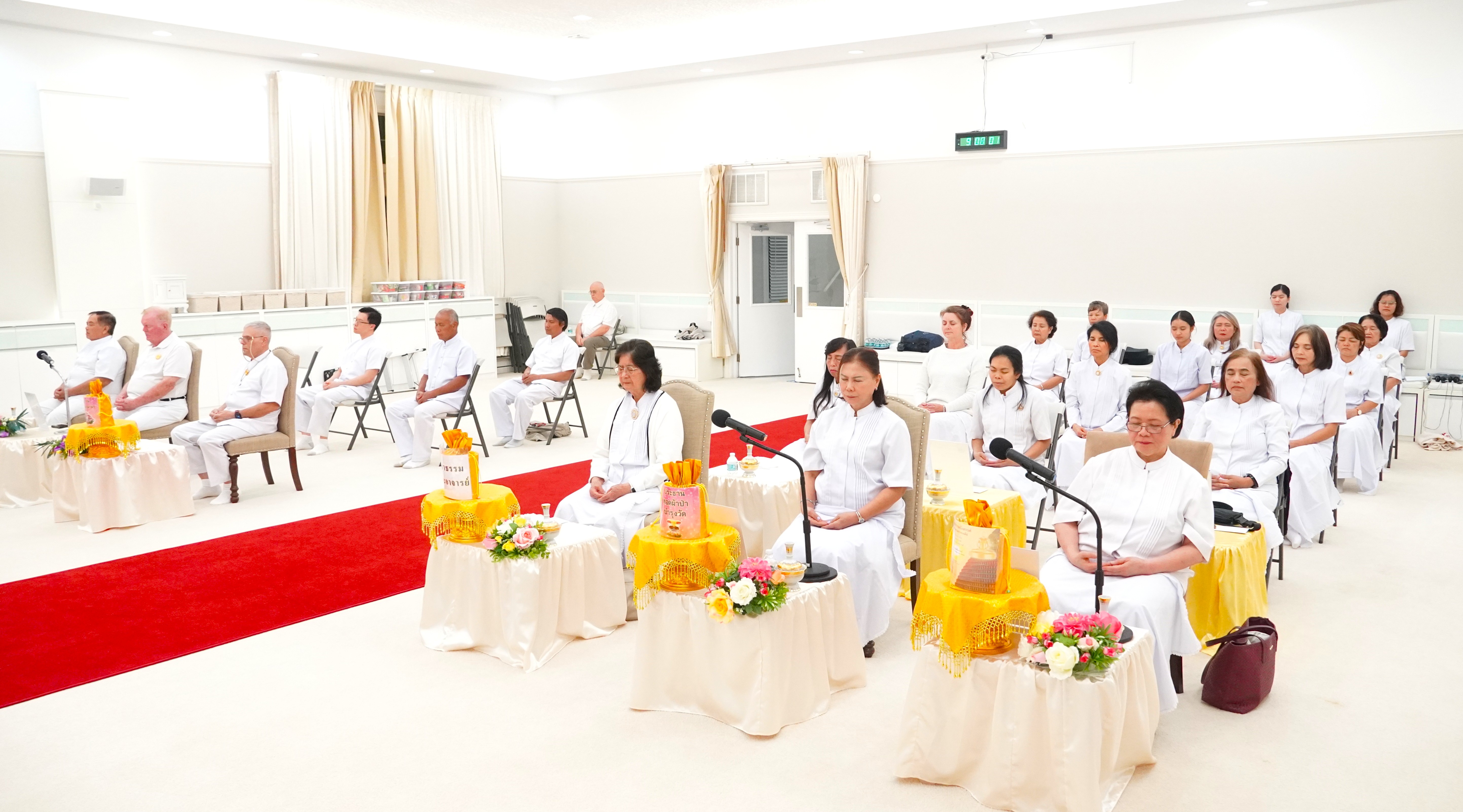 วัดพระธรรมกายฟลอริดา จัดพิธีบูชาข้าวพระ