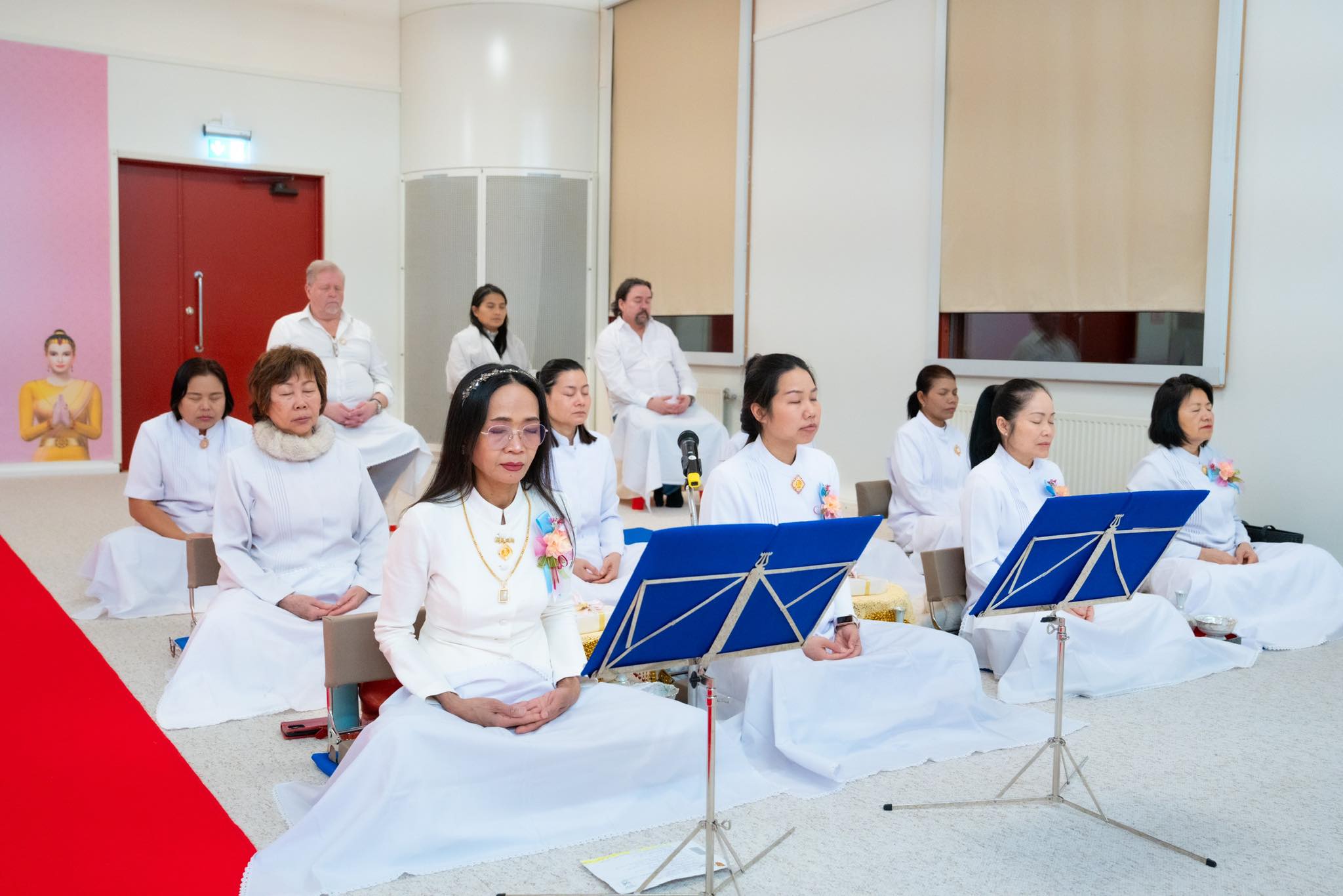 วัดพระธรรมกายสตอกโฮล์ม จัดงานบุญบูชาข้าวพระ