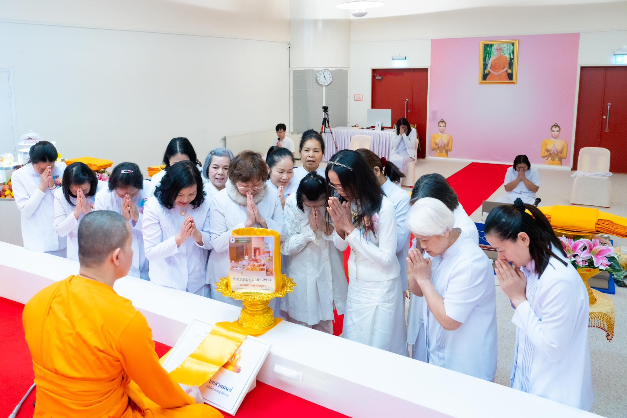 วัดพระธรรมกายสตอกโฮล์ม จัดงานบุญบูชาข้าวพระ