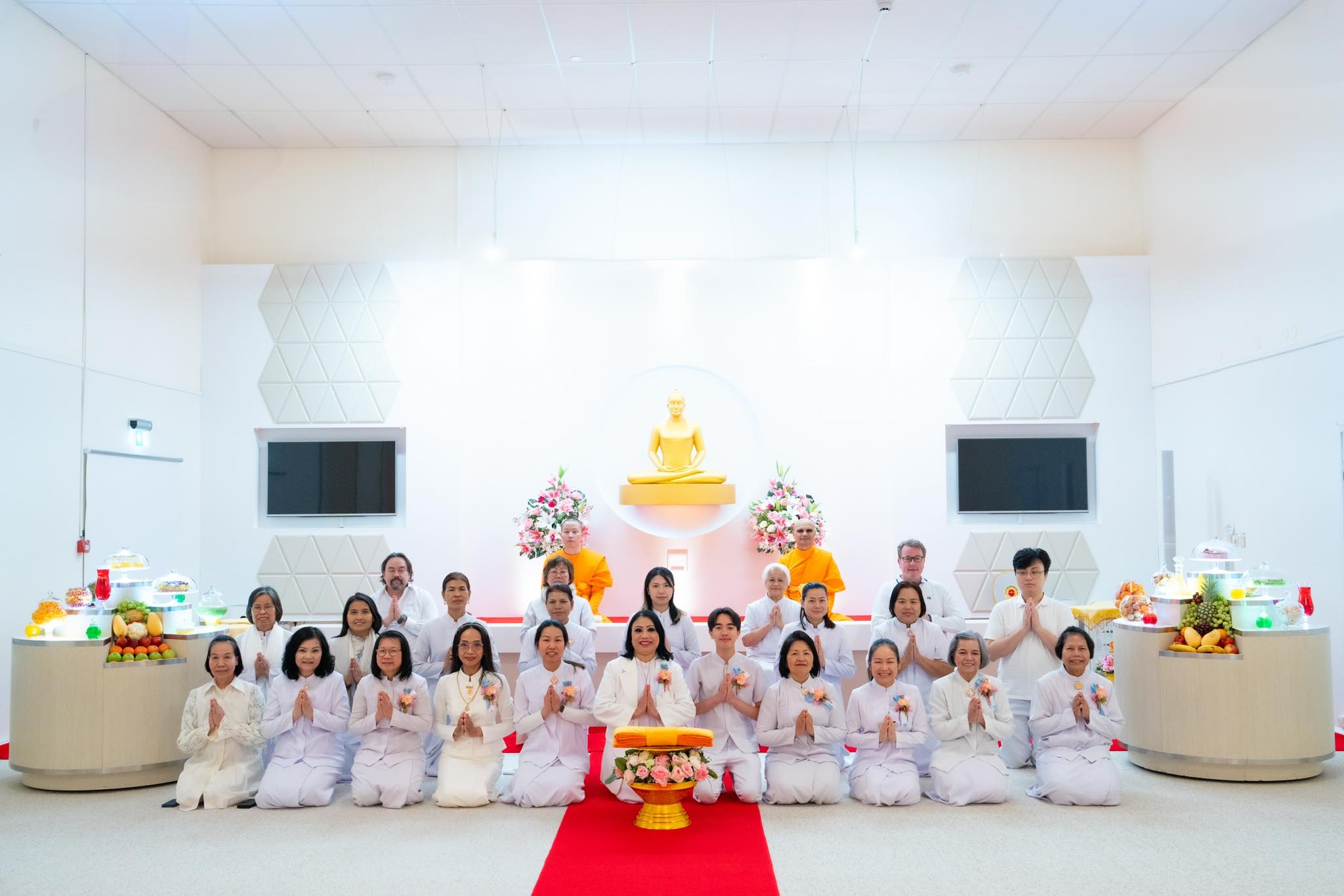 วัดพระธรรมกายสตอกโฮล์ม จัดงานบุญบูชาข้าวพระ