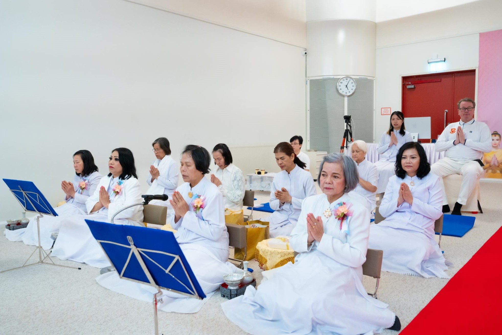 วัดพระธรรมกายสตอกโฮล์ม จัดงานบุญบูชาข้าวพระ