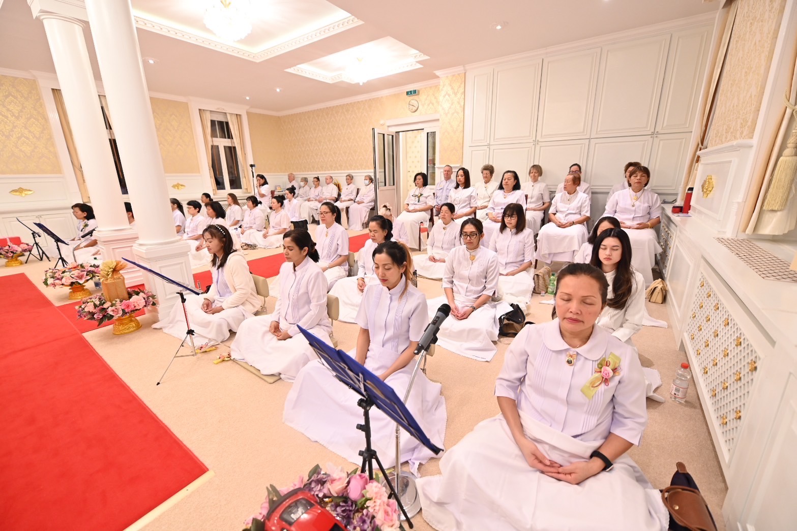 วัดพระธรรมกายสวิตเซอร์แลนด์ จัดพิธีบูชาข้าวพระ