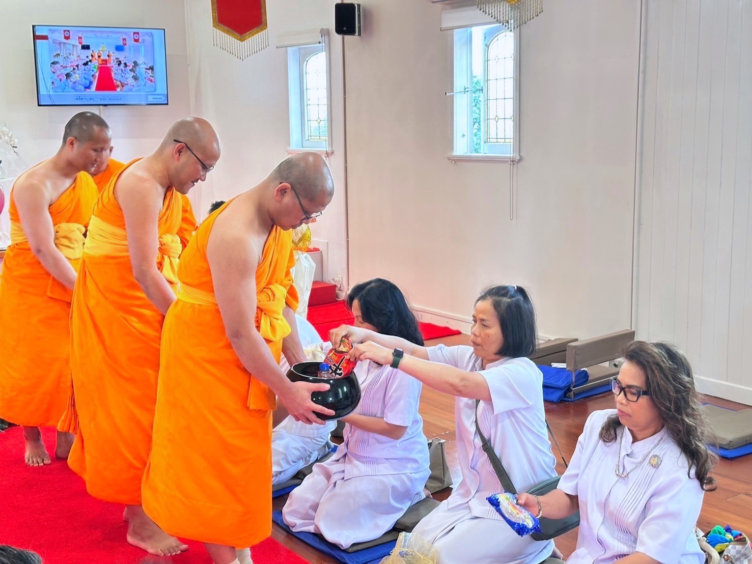 วัดพระธรรมกายโอ๊คแลนด์ จัดงานบุญบูชาข้าวพระ