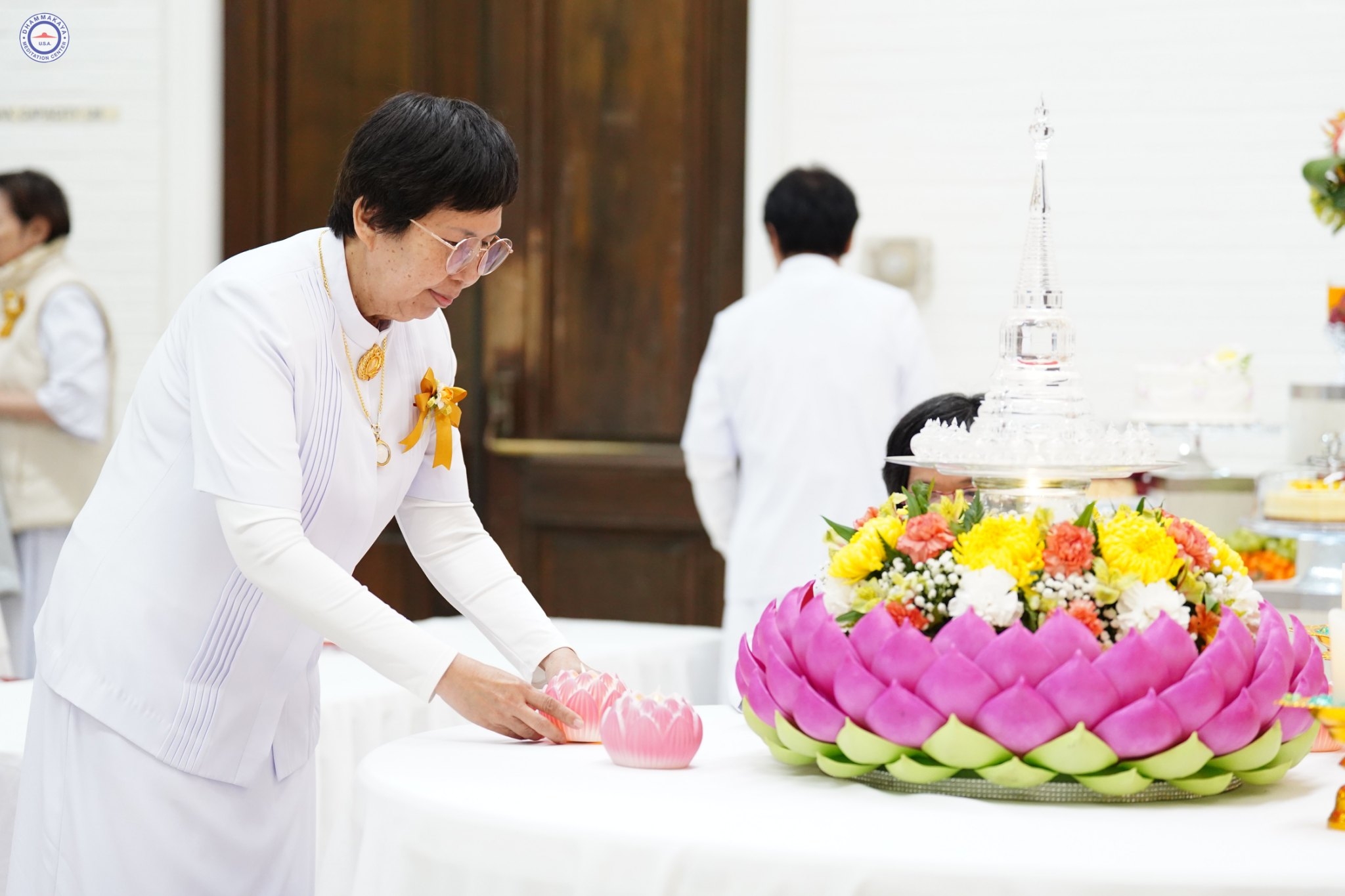 วัดพระธรรมกายแคลิฟอร์เนีย จัดพิธีบูชาข้าวพระ