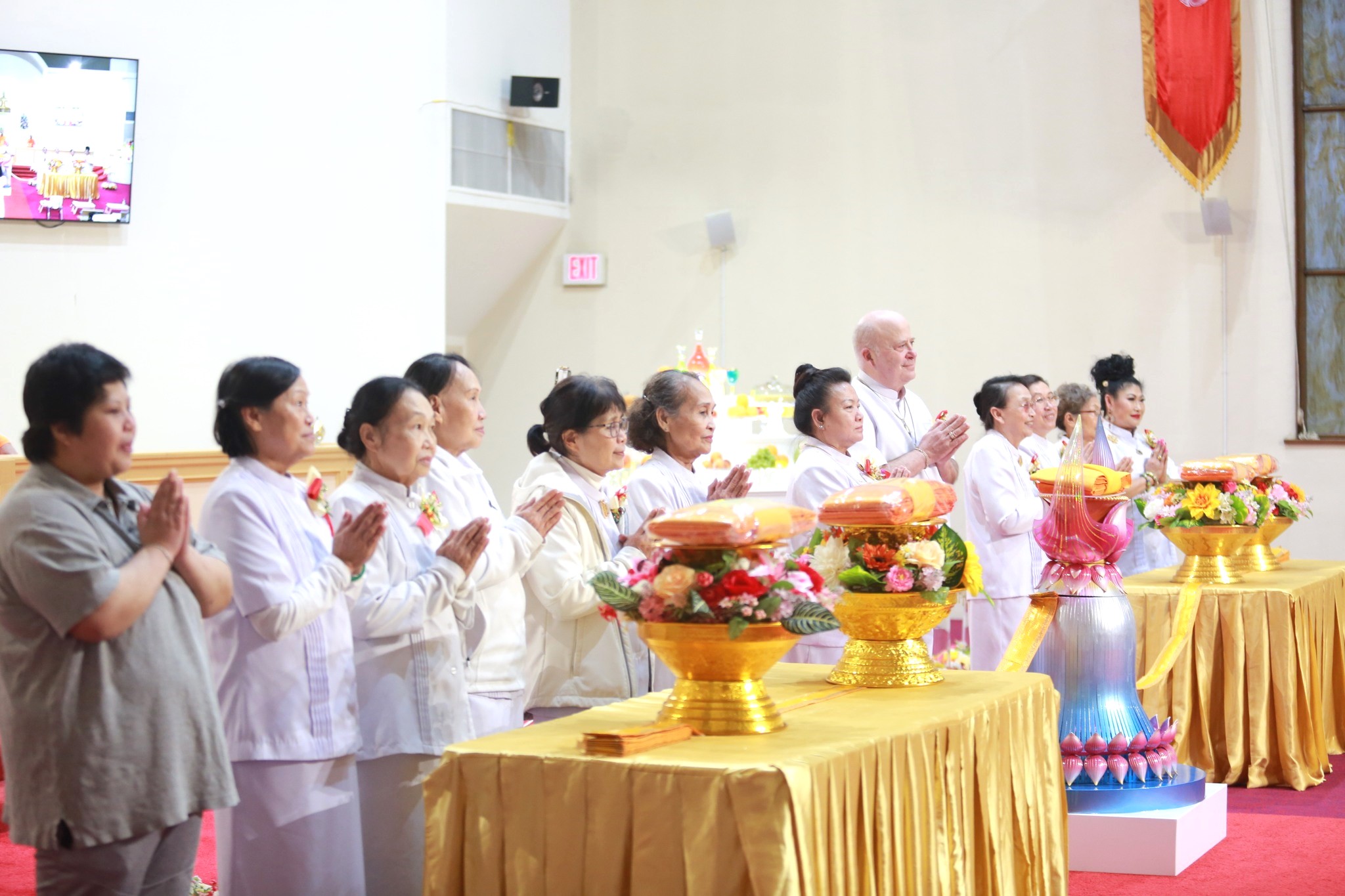 วัดพระธรรมกายออเรกอน จัดงานบุญบูชาข้าวพระ