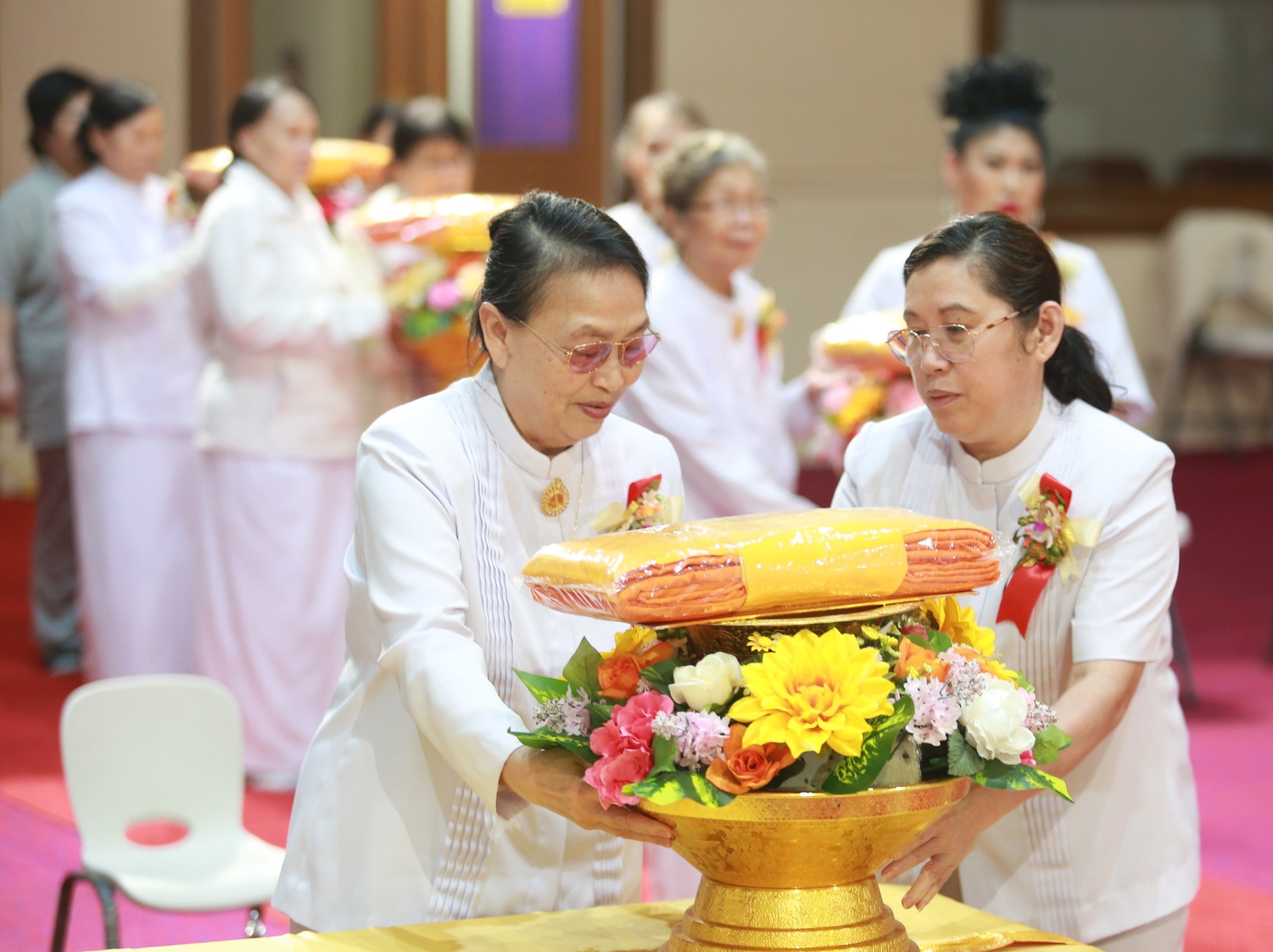 วัดพระธรรมกายออเรกอน จัดงานบุญบูชาข้าวพระ