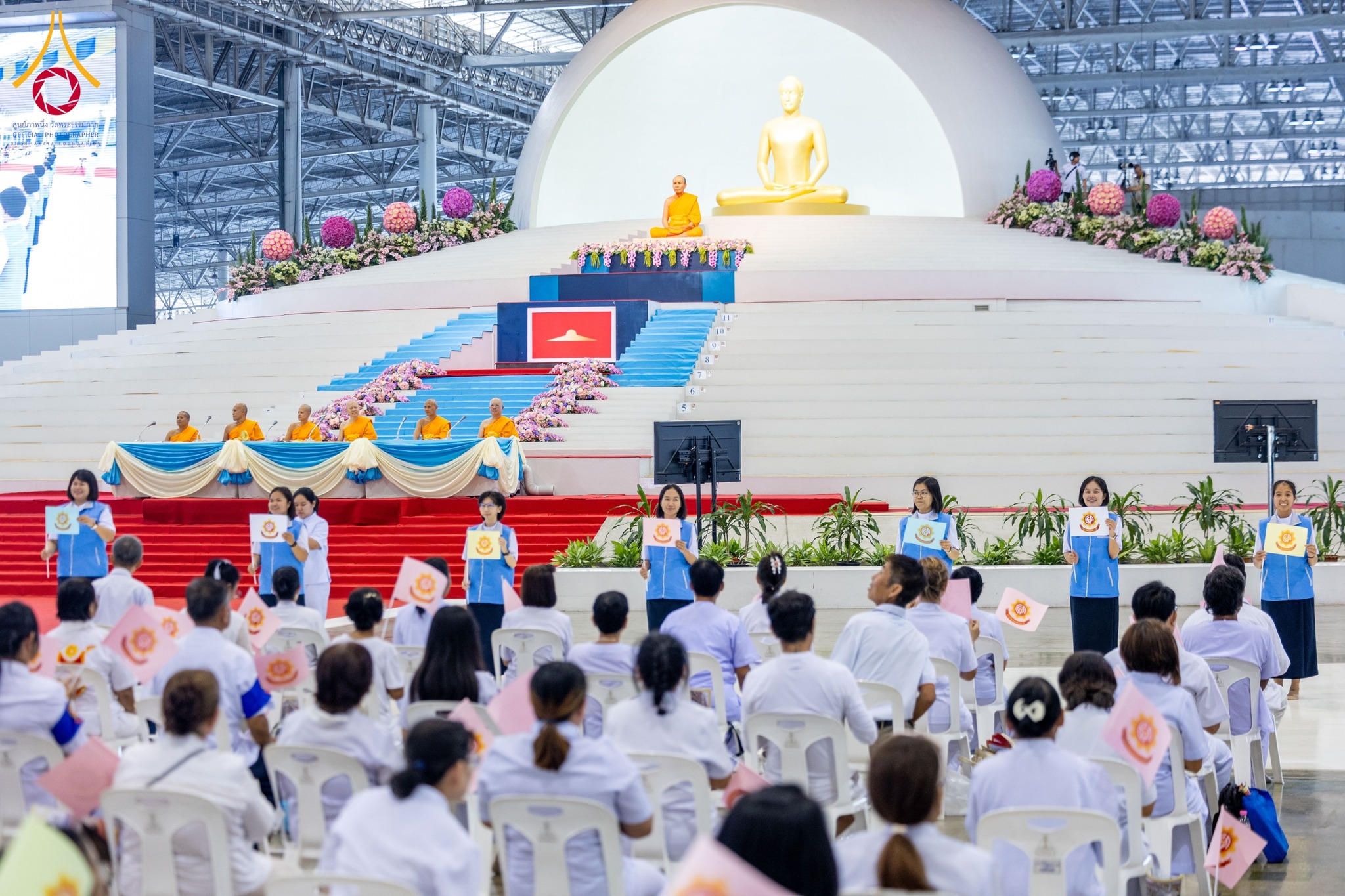 วัดพระธรรมกายจัดสัมมนา รวมใจผู้นำบุญ 10,000 คน เพื่องานมหาสังฆทาน 40,000 ทั่วประเทศ