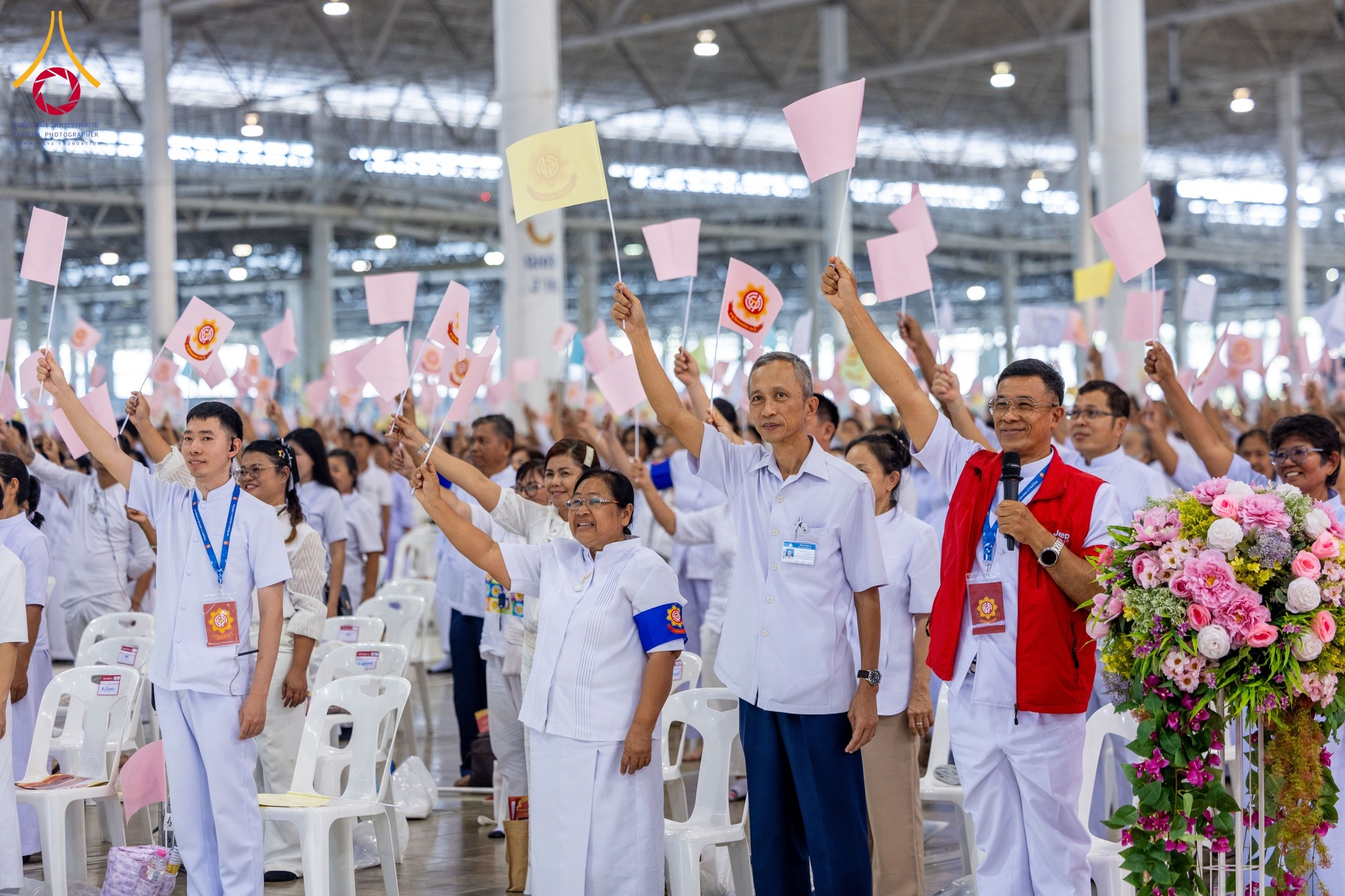วัดพระธรรมกายจัดสัมมนา รวมใจผู้นำบุญ 10,000 คน เพื่องานมหาสังฆทาน 40,000 ทั่วประเทศ