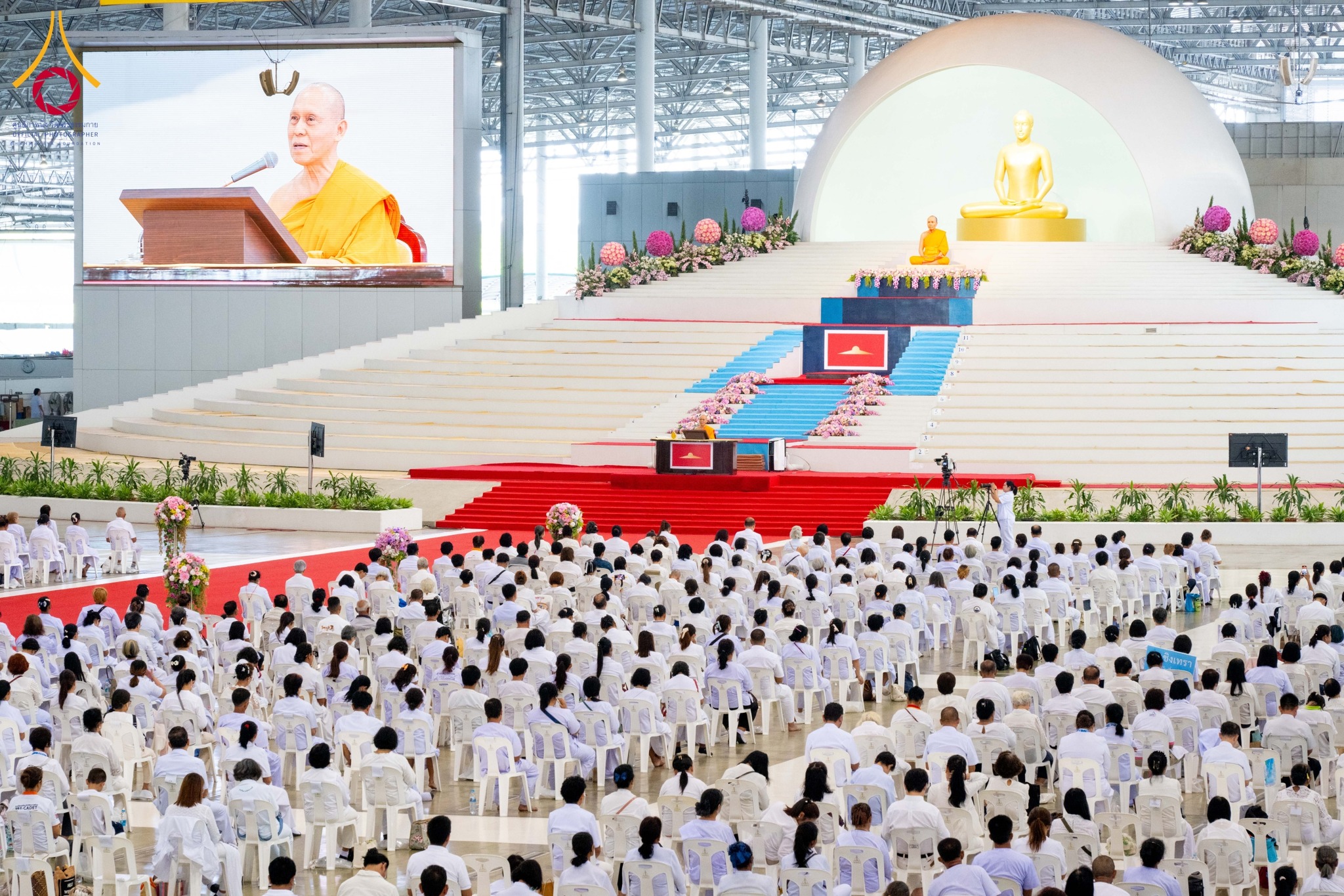 วัดพระธรรมกายจัดสัมมนา รวมใจผู้นำบุญ 10,000 คน เพื่องานมหาสังฆทาน 40,000 ทั่วประเทศ