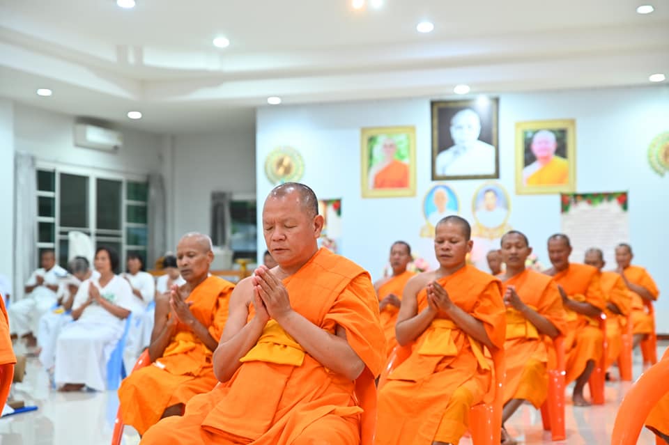 ศูนย์ปฏิบัติธรรมพนมสารคาม จัดปฏิบัติธรรมโครงการหมู่บ้านรักษาศีล 5