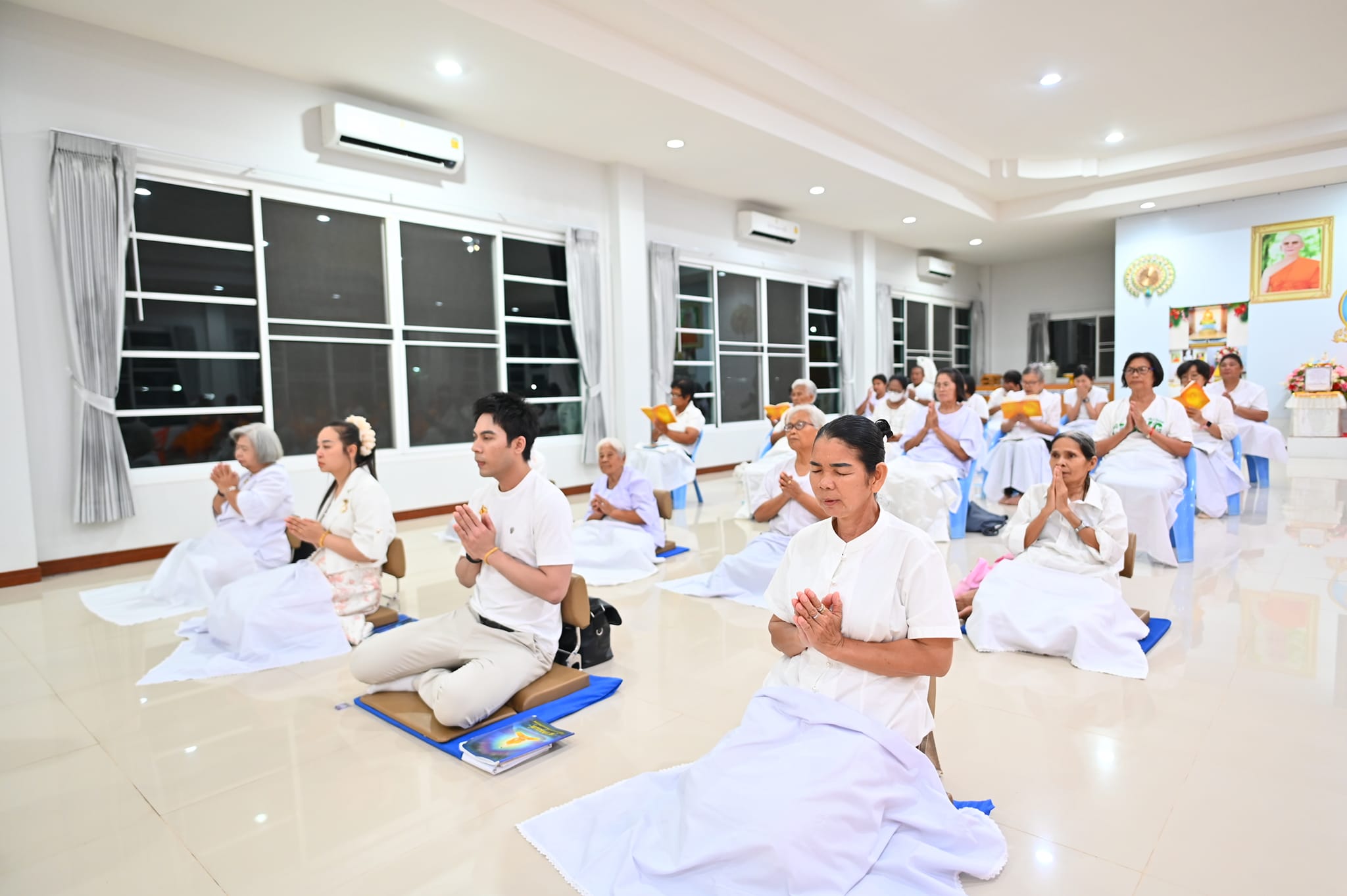 ศูนย์ปฏิบัติธรรมพนมสารคาม จัดปฏิบัติธรรมโครงการหมู่บ้านรักษาศีล 5