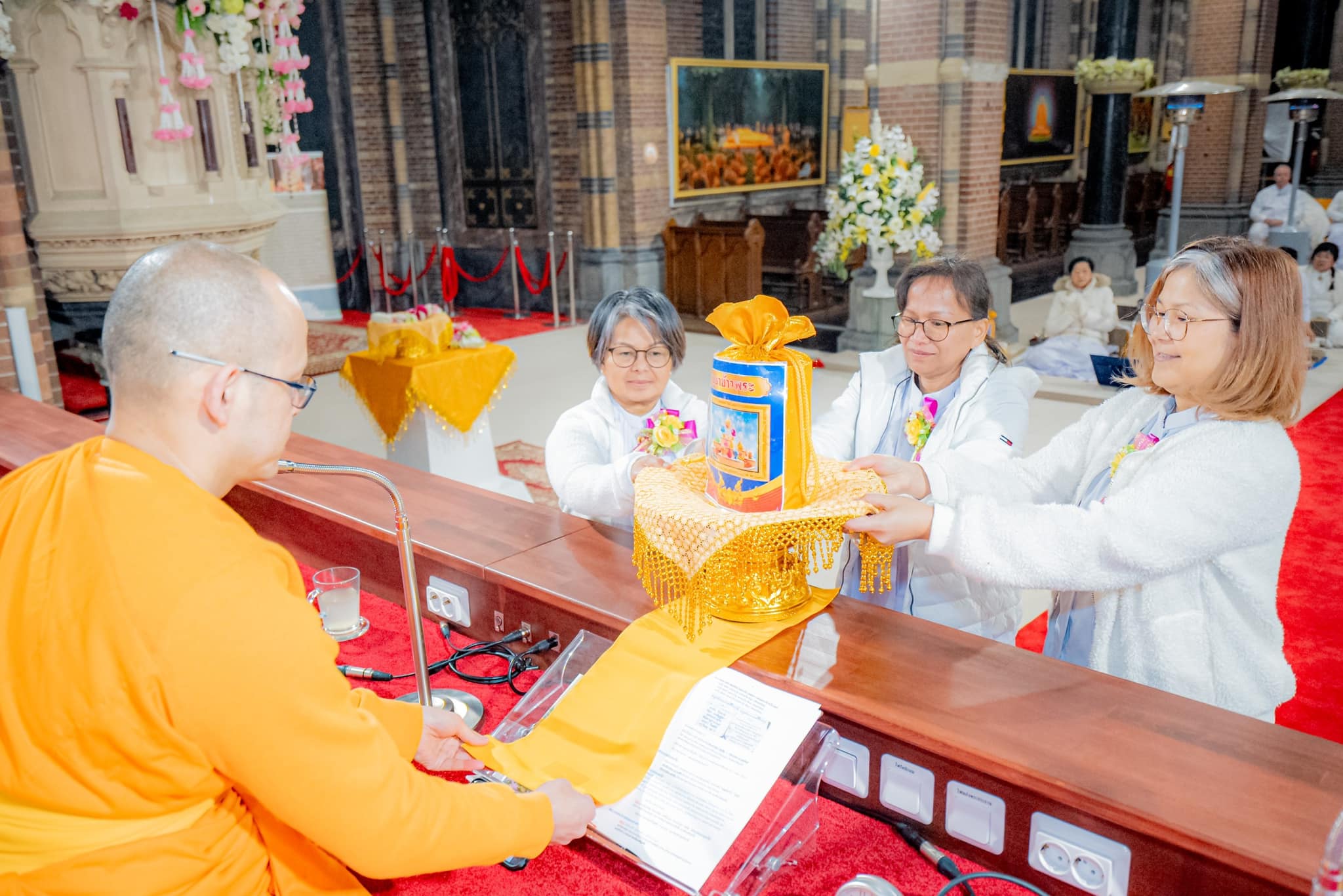 วัดพระธรรมกายเนเธอร์แลนด์ จัดงานบุญบูชาข้าวพระ